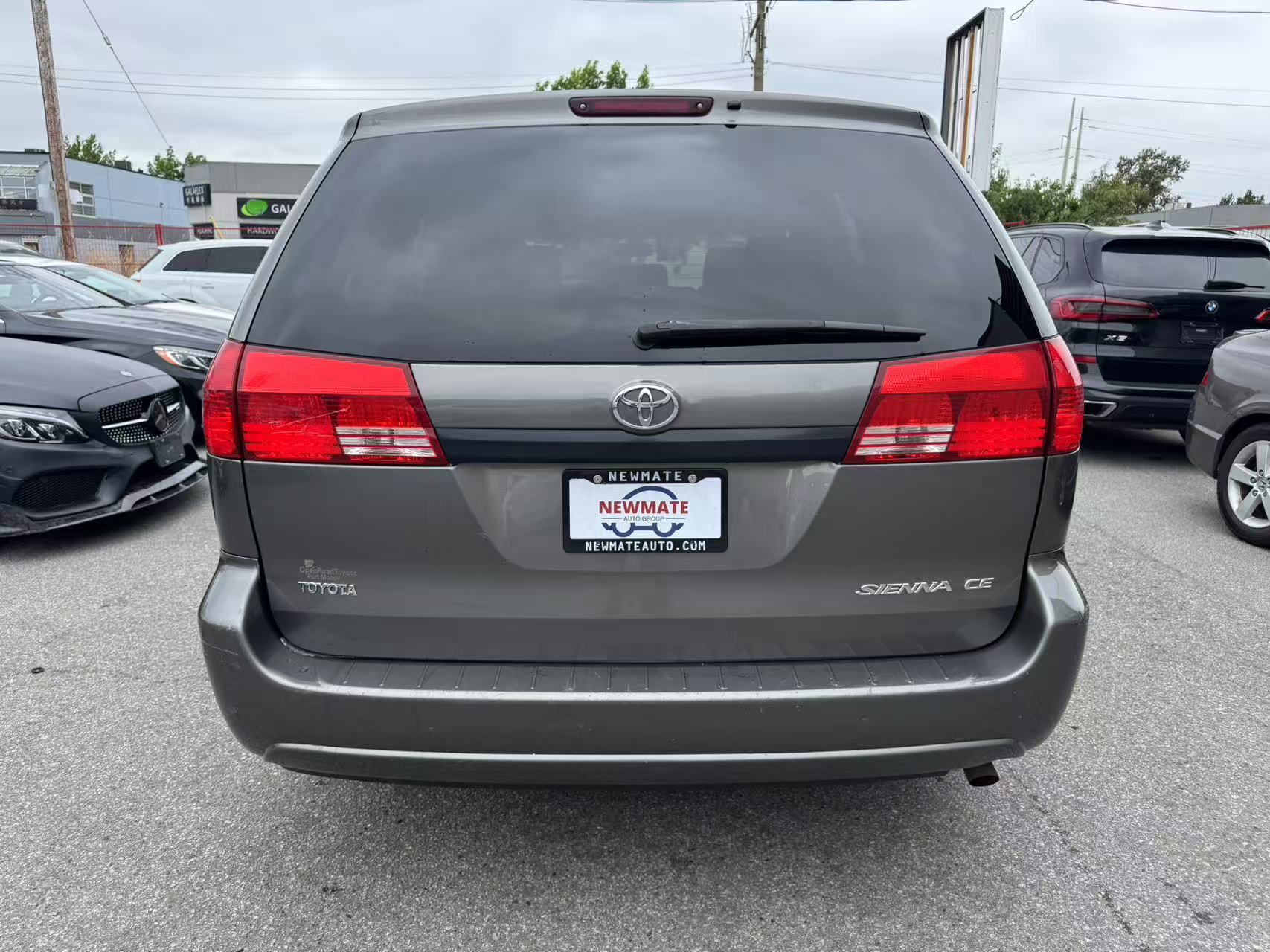 2004 Toyota Sienna 4dr CE 7-Passenger. BC LOCAL VEHICLE. FULL SERVICE RECORD., Vancouver, Cash