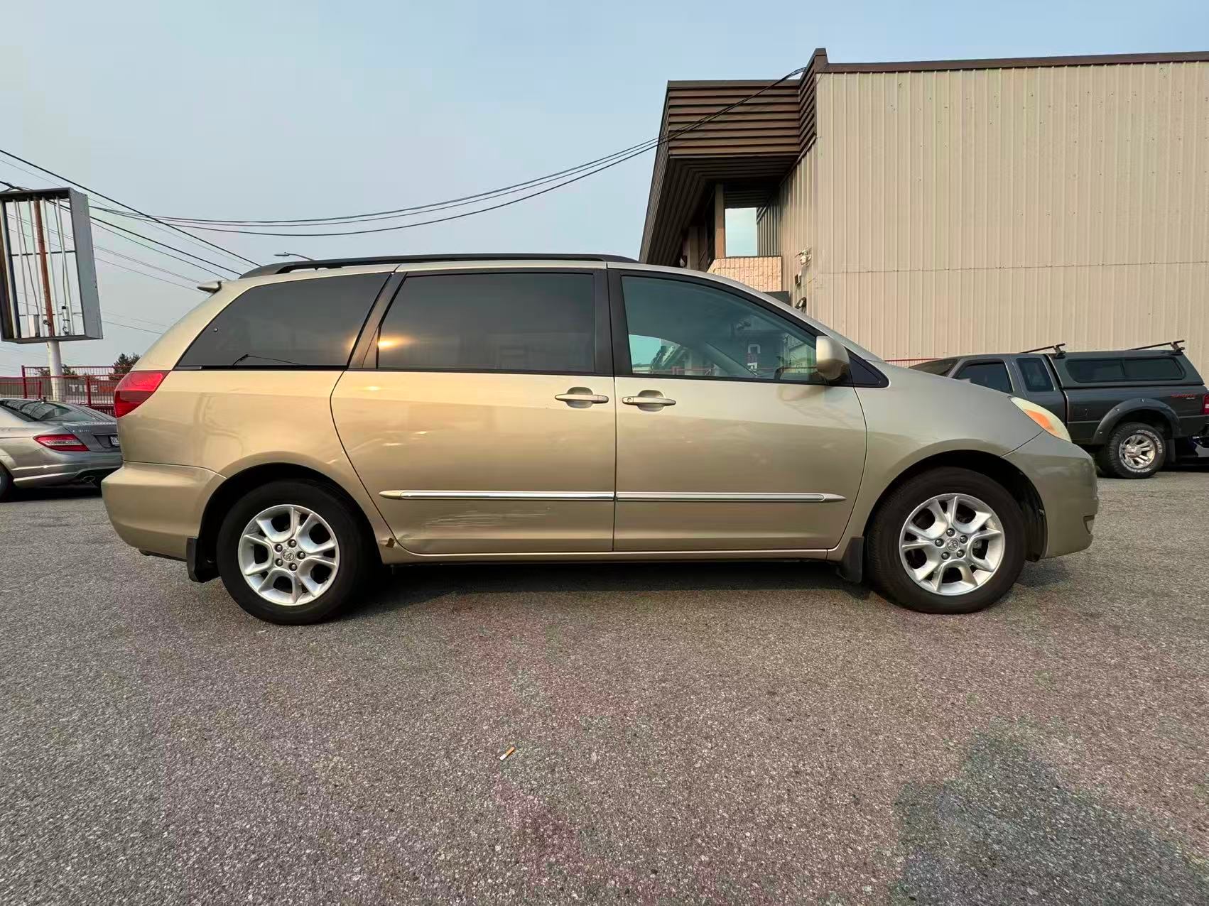 2004 Toyota Sienna 4dr XLE 7-Passenger., Vancouver, Cash