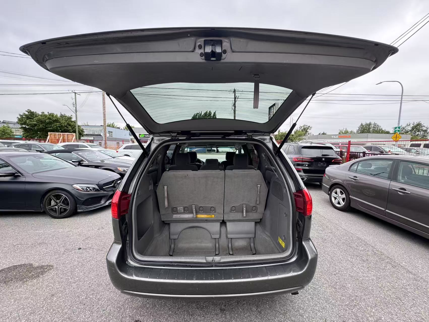 2004 Toyota Sienna 4dr CE 7-Passenger. BC LOCAL VEHICLE. FULL SERVICE RECORD., Vancouver, Cash
