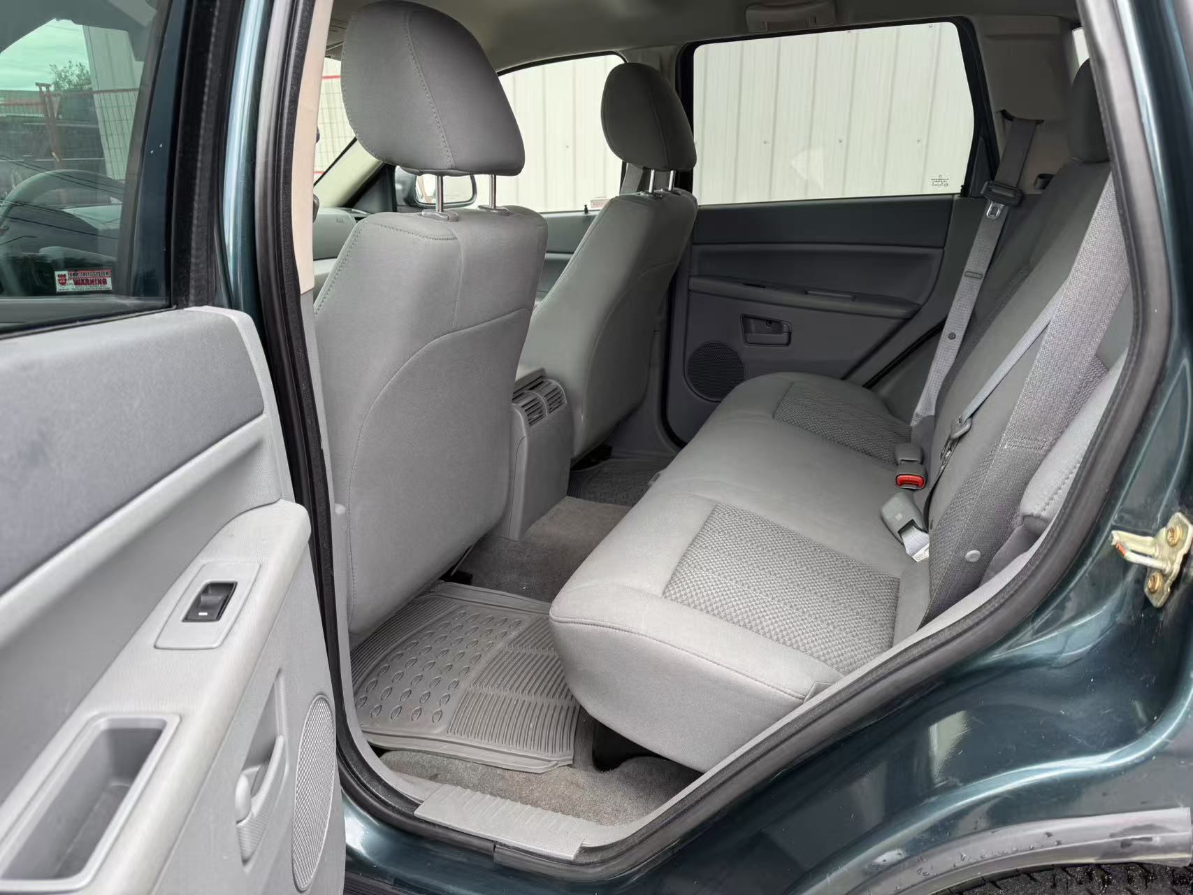 2006 Jeep Grand Cherokee 4dr Laredo. NO ACCIDENTS. BC LOCAL VEHICLE., Vancouver, Cash