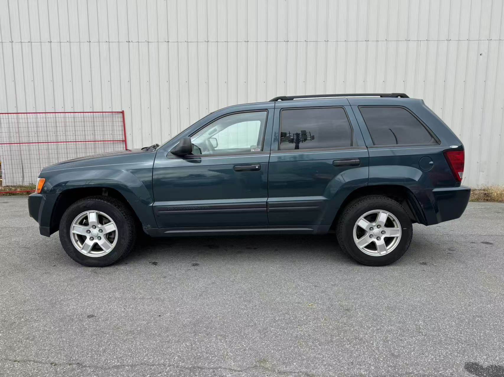 2006 Jeep Grand Cherokee 4dr Laredo. NO ACCIDENTS. BC LOCAL VEHICLE., Vancouver, Cash