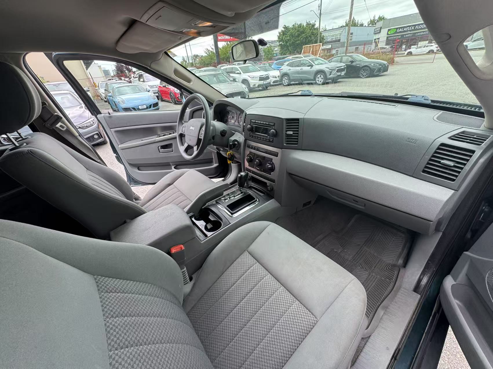 2006 Jeep Grand Cherokee 4dr Laredo. NO ACCIDENTS. BC LOCAL VEHICLE., Vancouver, Cash