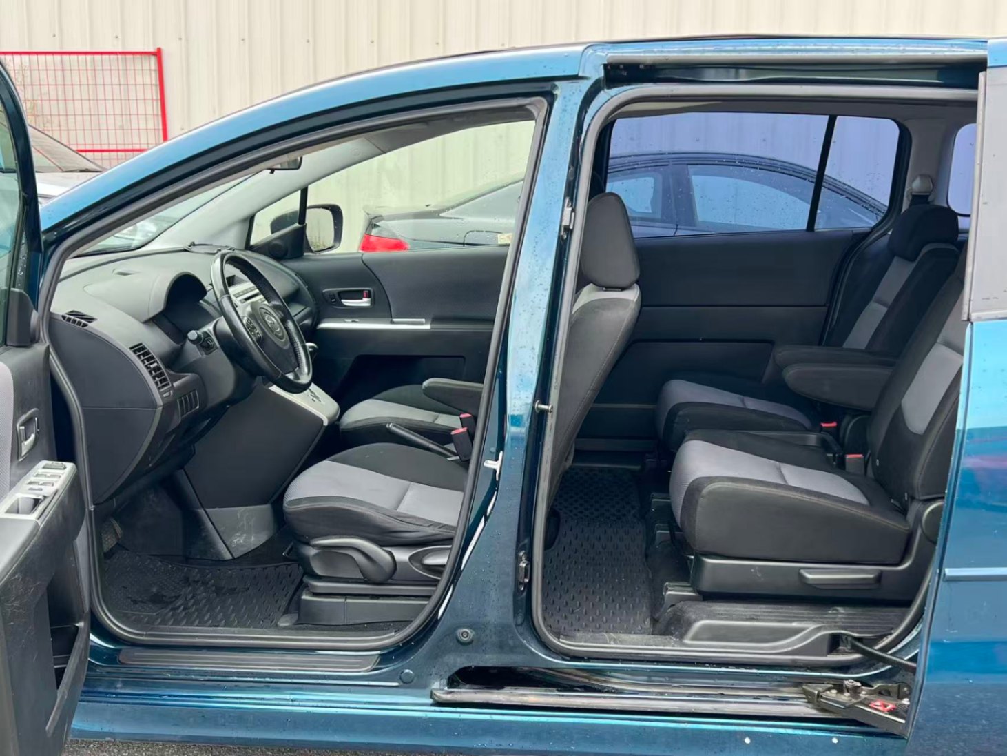 2006 Mazda Mazda5 5dr GS., Vancouver, Cash