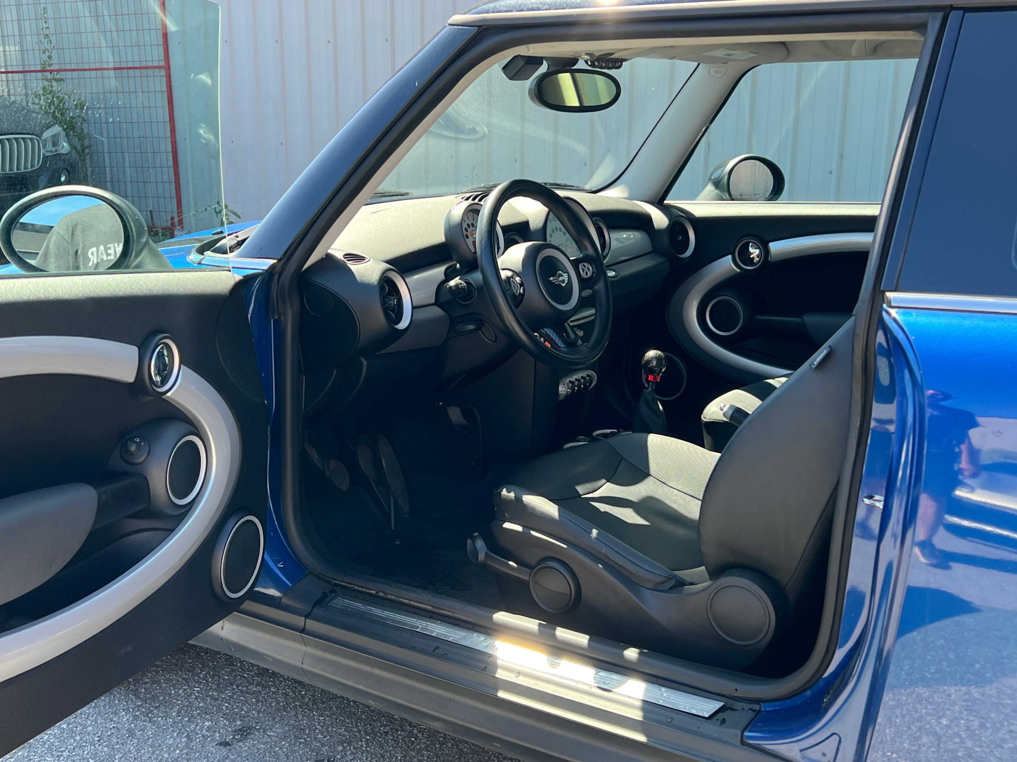 2007 MINI Cooper 2dr Cpe, Vancouver, Cash