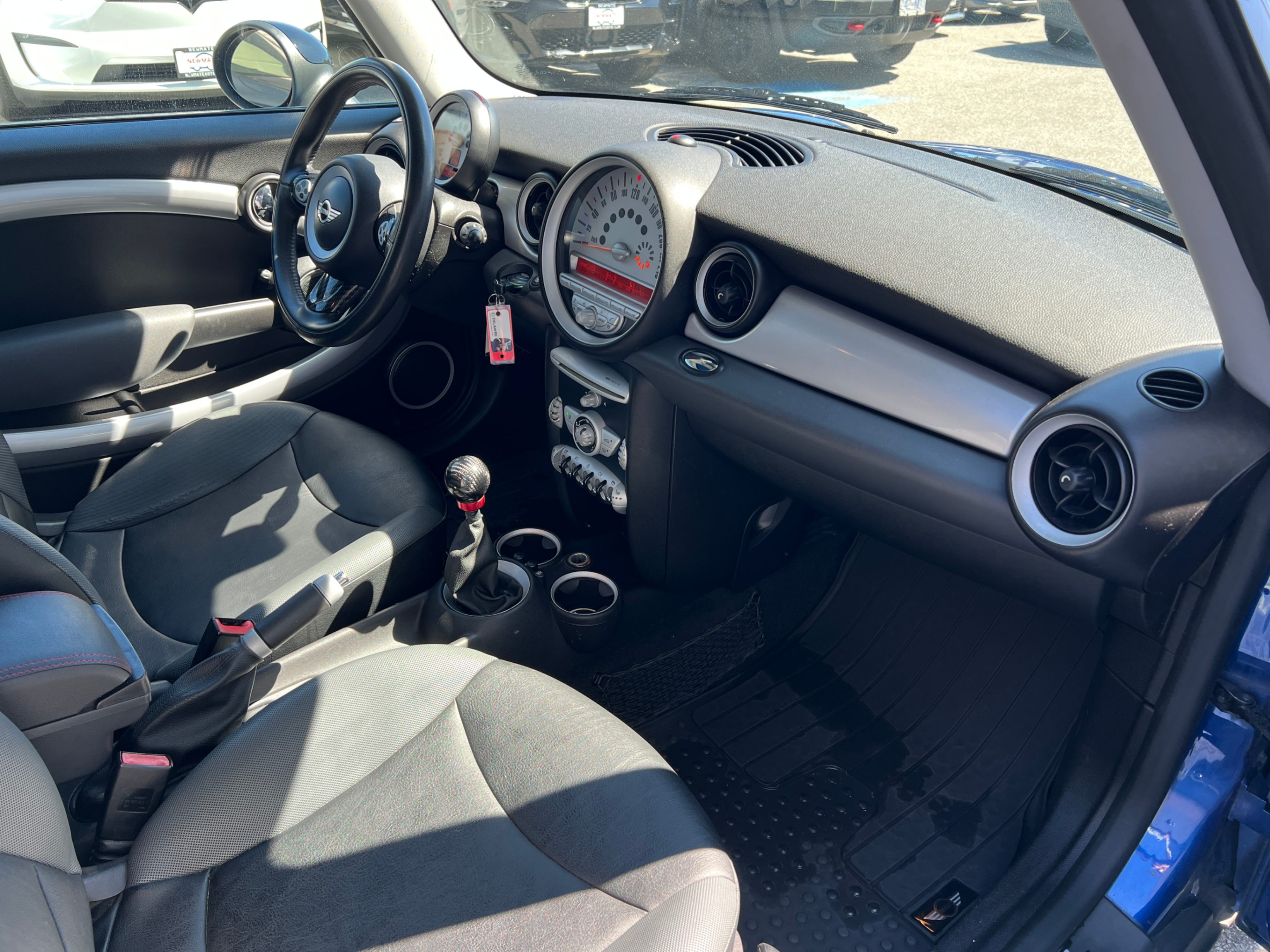 2007 MINI Cooper 2dr Cpe, Vancouver, Cash