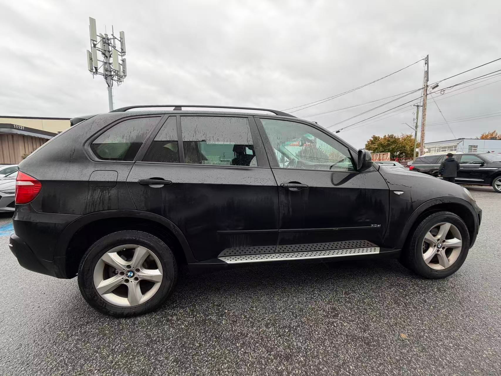 2008 BMW X5 3.0si. LOCAL BC VEHICLE. DRIVABLE. REBUILT TITLE. MECHANIC SPECIAL. SELL AS IS., 温哥华, 全款车
