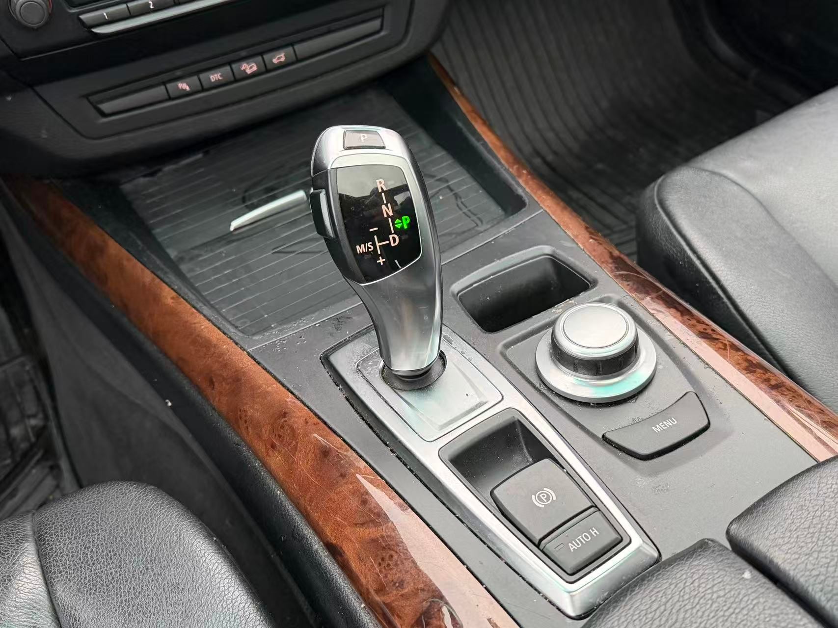 2008 BMW X5 3.0si. LOCAL BC VEHICLE. DRIVABLE. REBUILT TITLE. MECHANIC SPECIAL. SELL AS IS., 温哥华, 全款车