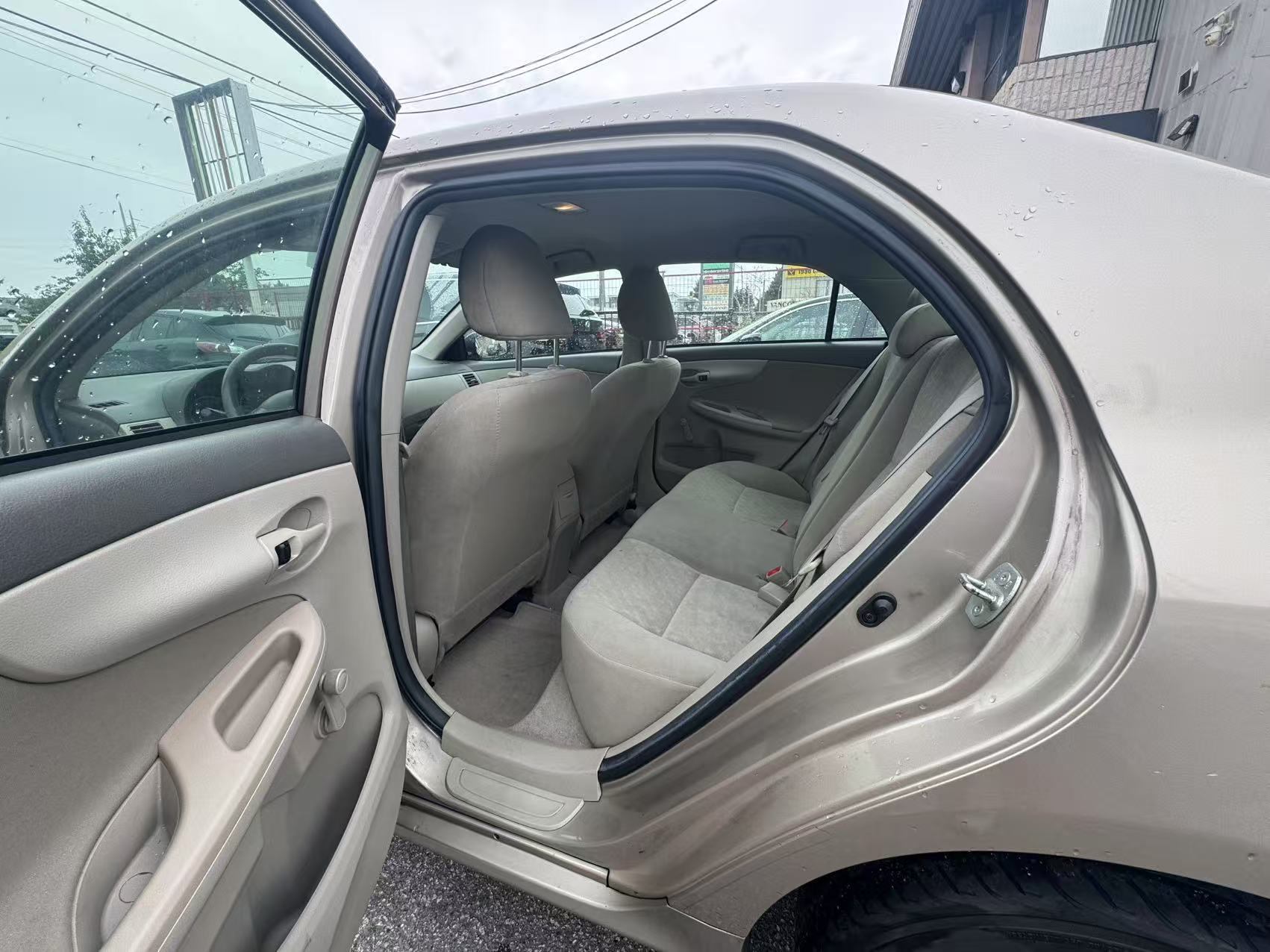 2009 Toyota Corolla 4dr Sdn. ONE OWNER. NO ACCIDENTS., 温哥华, 全款车