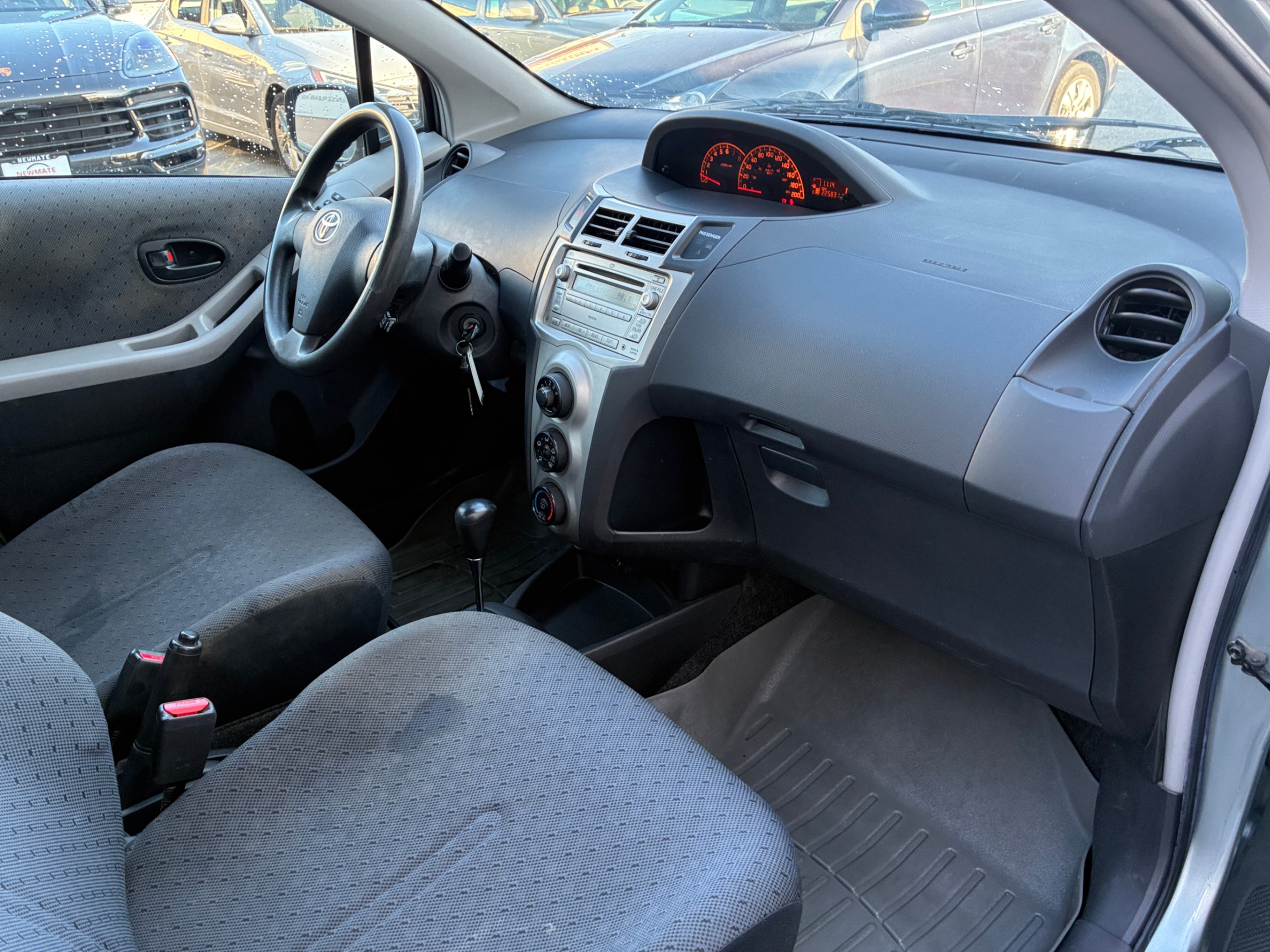 2009 Toyota Yaris 5dr HB LE. BC LOCAL VEHICLE., 温哥华, 全款车