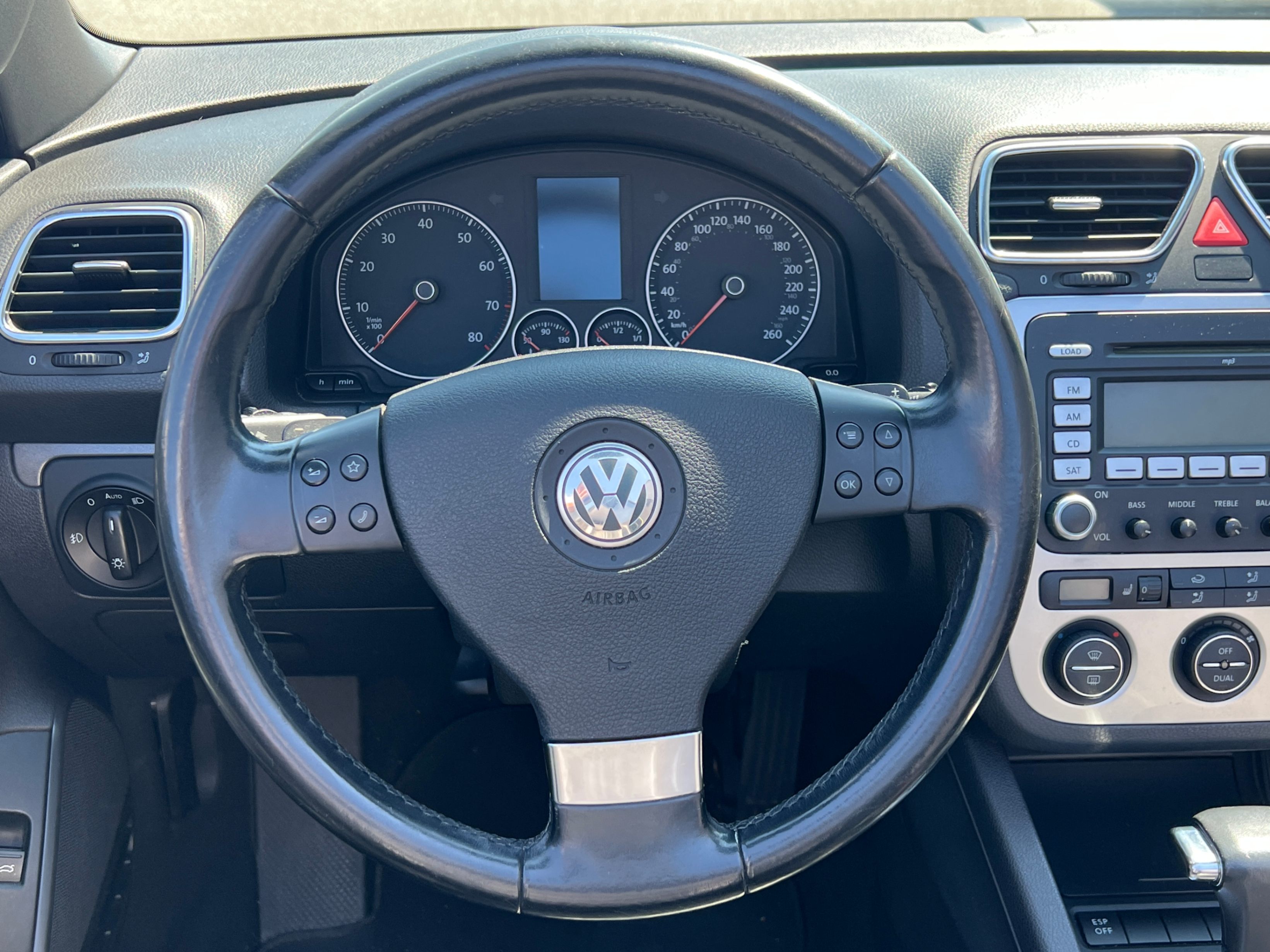 2009 Volkswagen Eos 2dr Conv DSG Comfortline. BC LOCAL VEHICLE., Vancouver, Cash
