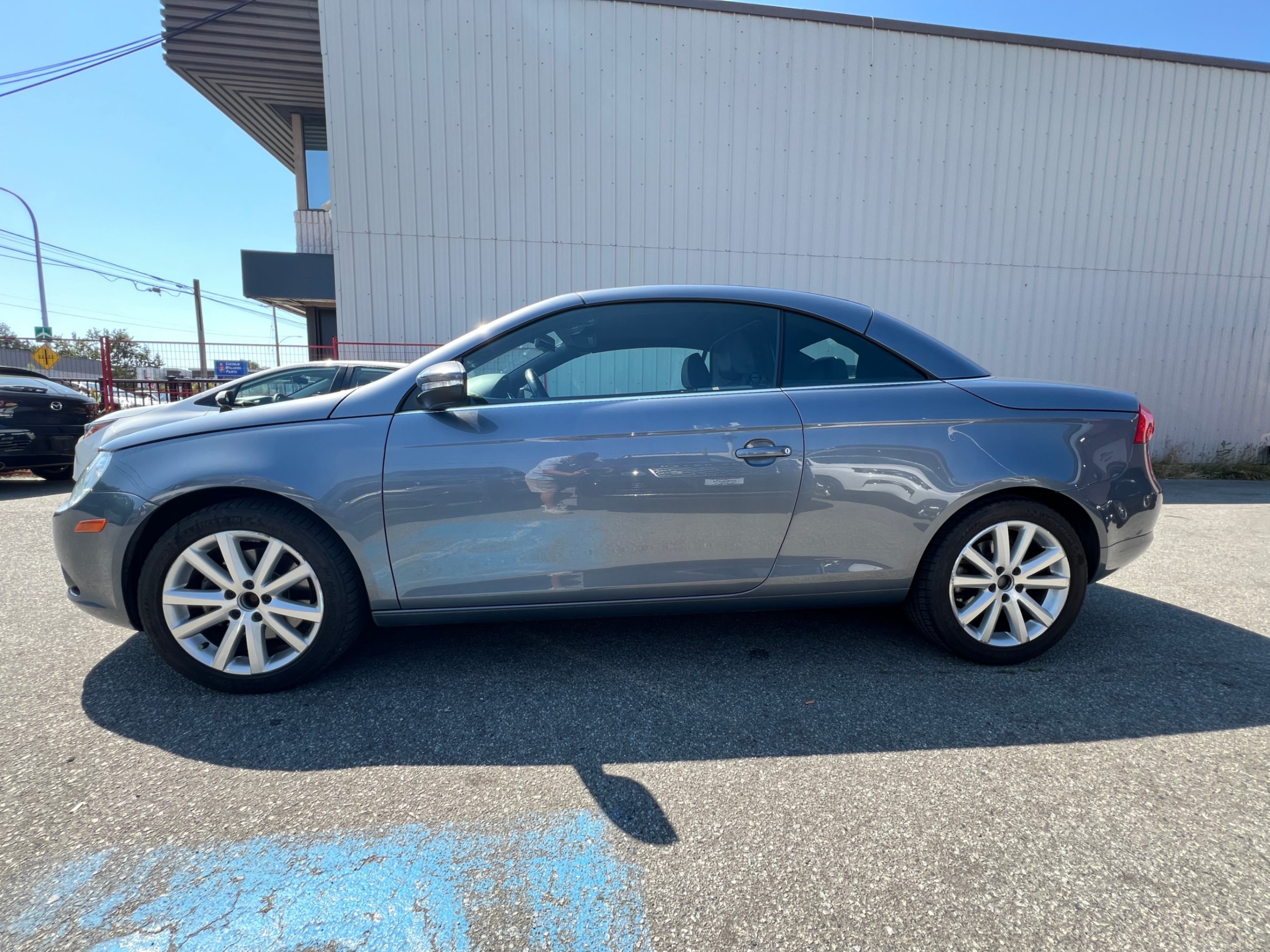 2009 Volkswagen Eos 2dr Conv DSG Comfortline. BC LOCAL VEHICLE., Vancouver, Cash