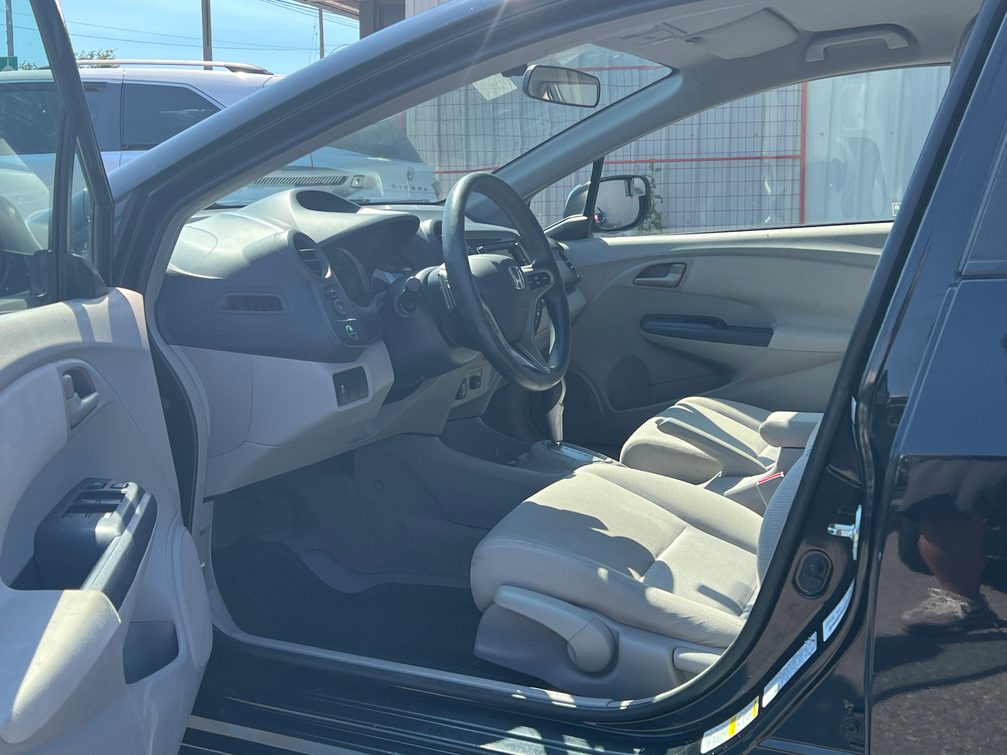 2010 Honda Insight 5dr CVT. NO ACCIDENTS. FULL SERVICE RECORD., Vancouver, Cash