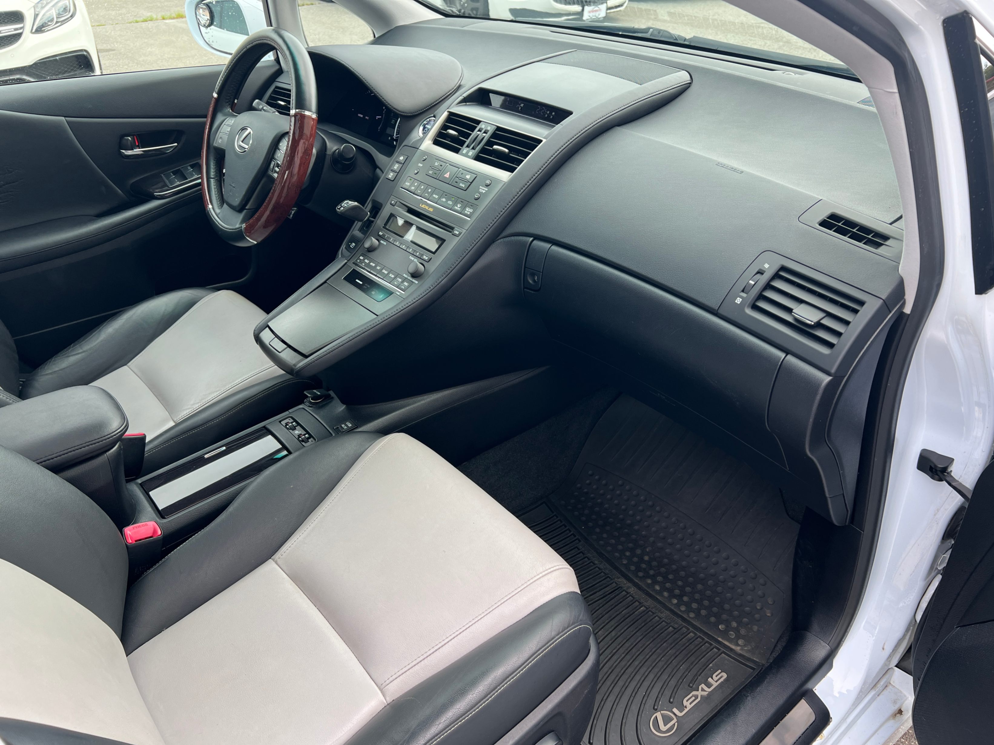 2010 Lexus HS 250h 4dr Sdn Premium. BC LOCAL VEHICLE., Vancouver, Cash