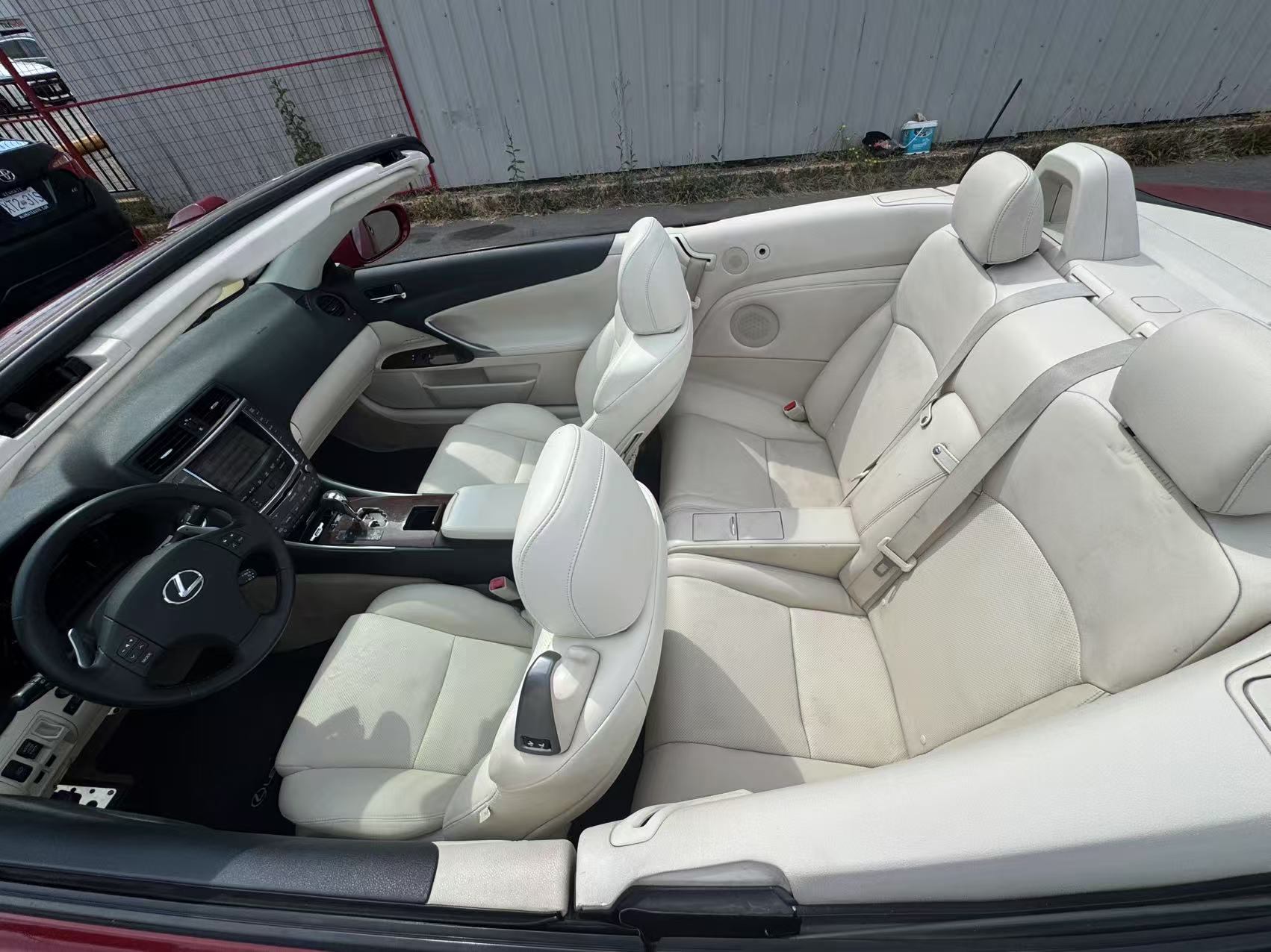 2010 Lexus IS 350C 2dr Convertible. NO ACCIDENTS. FULL SERVICE RECORD., 温哥华, 全款车