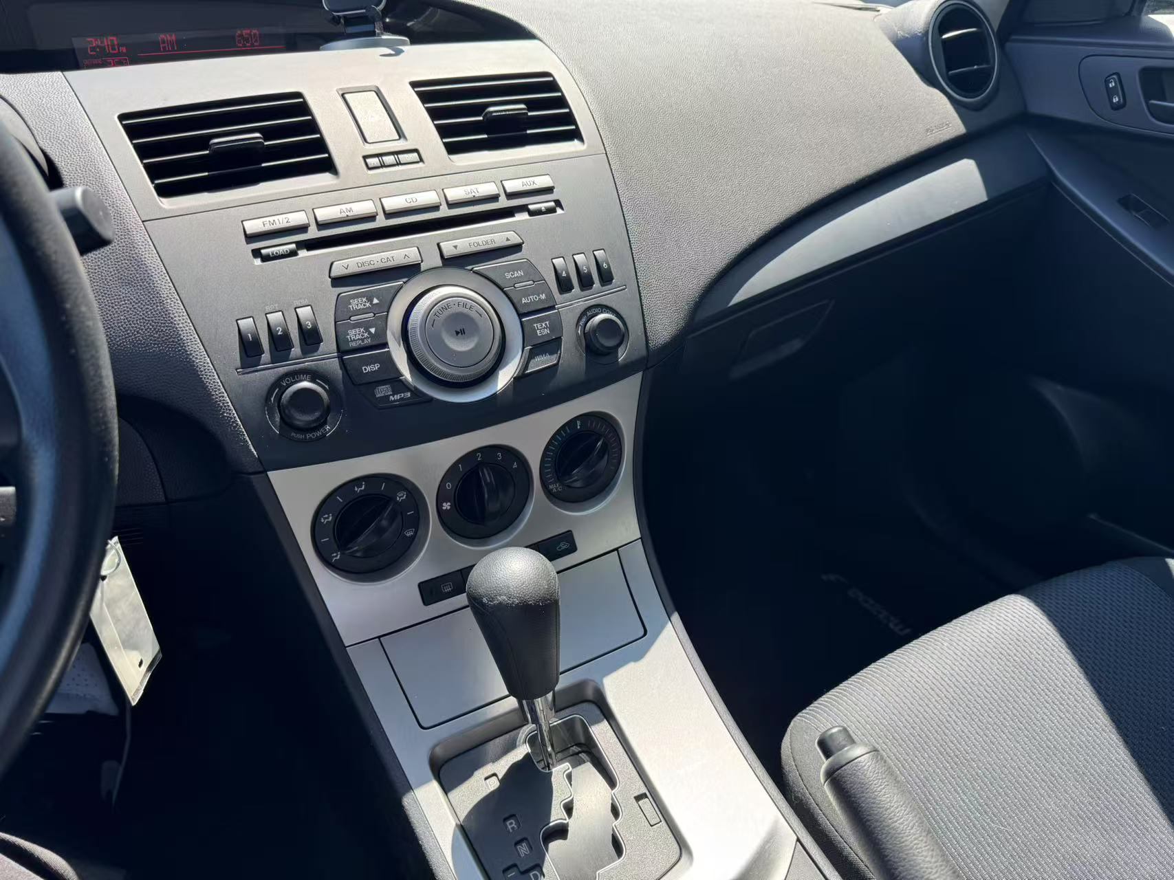 2010 Mazda Mazda3 4dr HB Sport GX. BC LOCAL VEHICLE., Vancouver, Cash