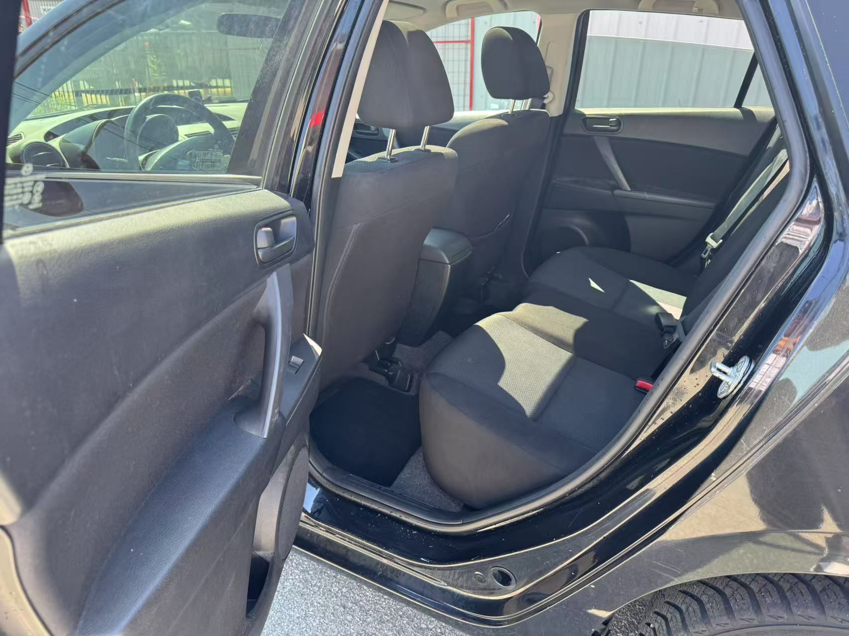 2010 Mazda Mazda3 4dr HB Sport GX. BC LOCAL VEHICLE., Vancouver, Cash