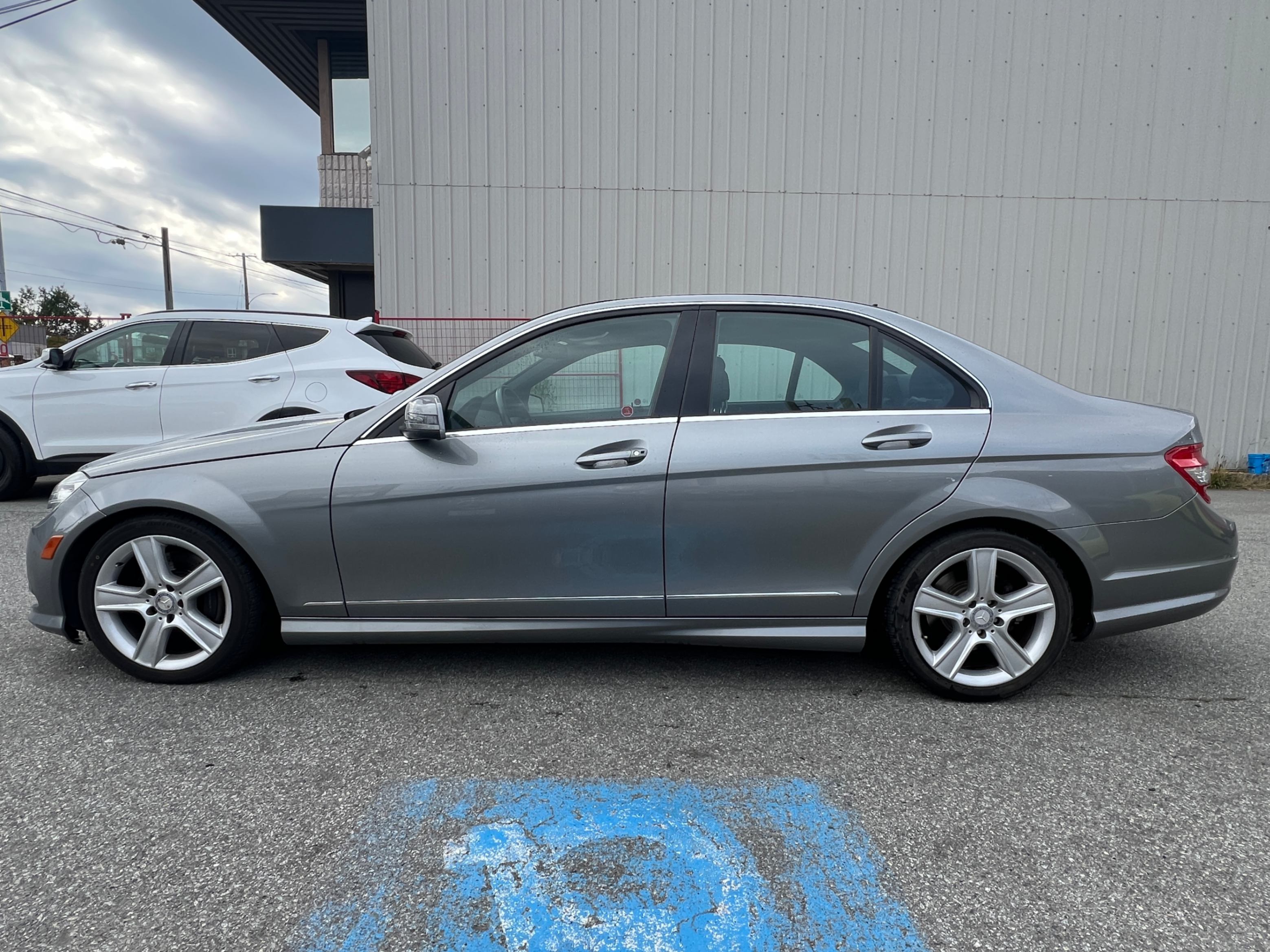 2010 Mercedes-Benz C-Class 4dr Sdn C 300 4MATIC. NO ACCIDENTS. BC LOCAL VEHICLE., 温哥华, 全款车