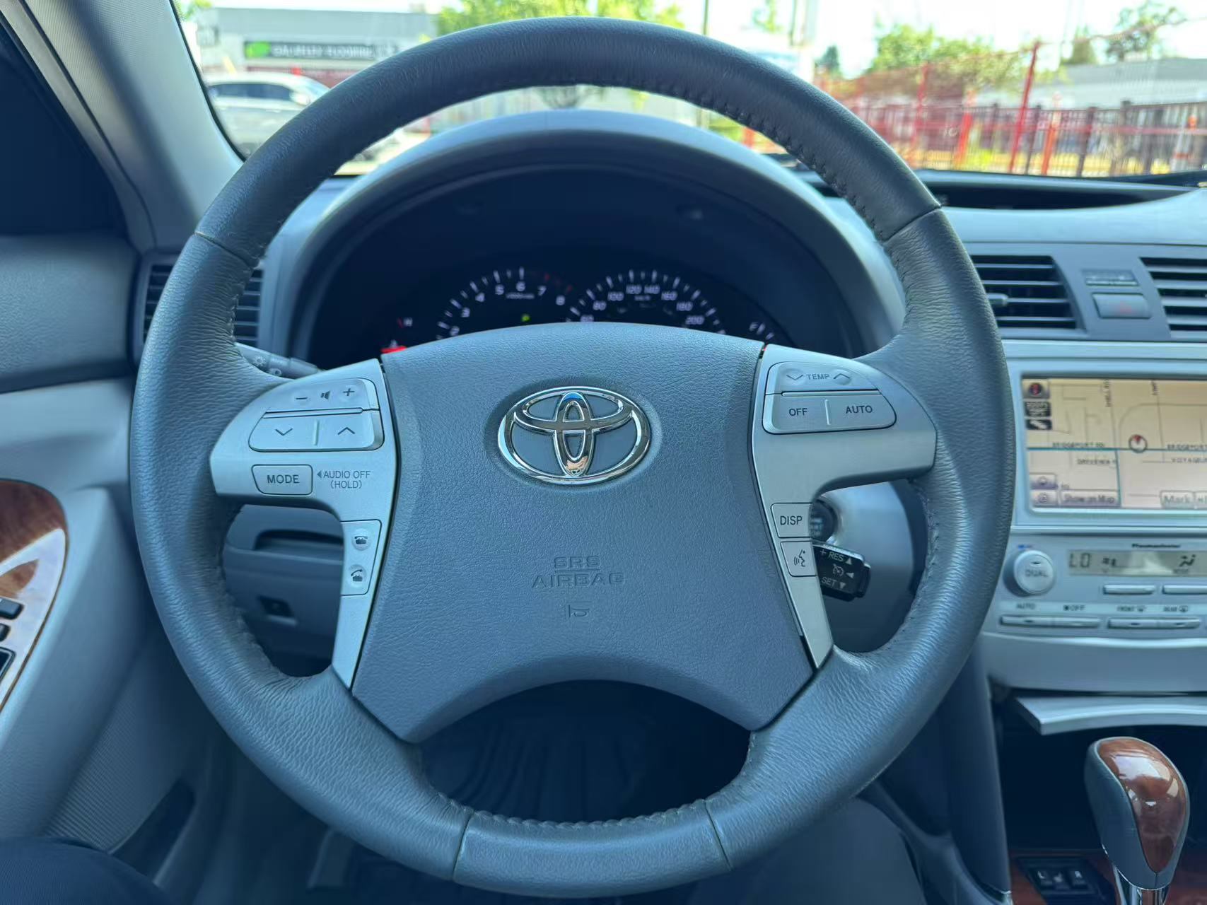 2010 Toyota Camry XLE. ONE OWNER. LOW MILEAGE. *BACK UP CAMERA, Vancouver, Cash