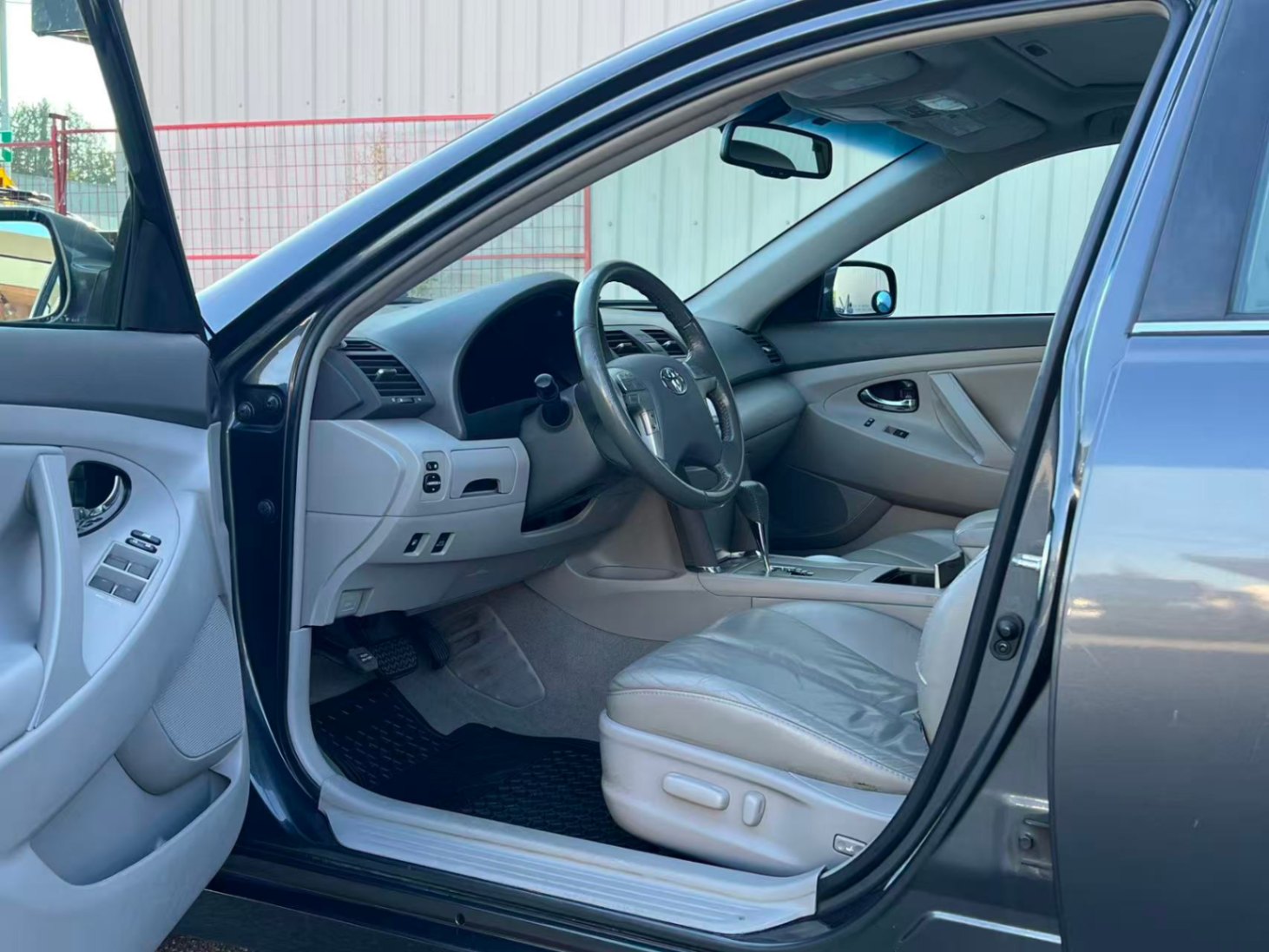 2010 Toyota Camry Hybrid 4dr Sdn, Vancouver, Cash