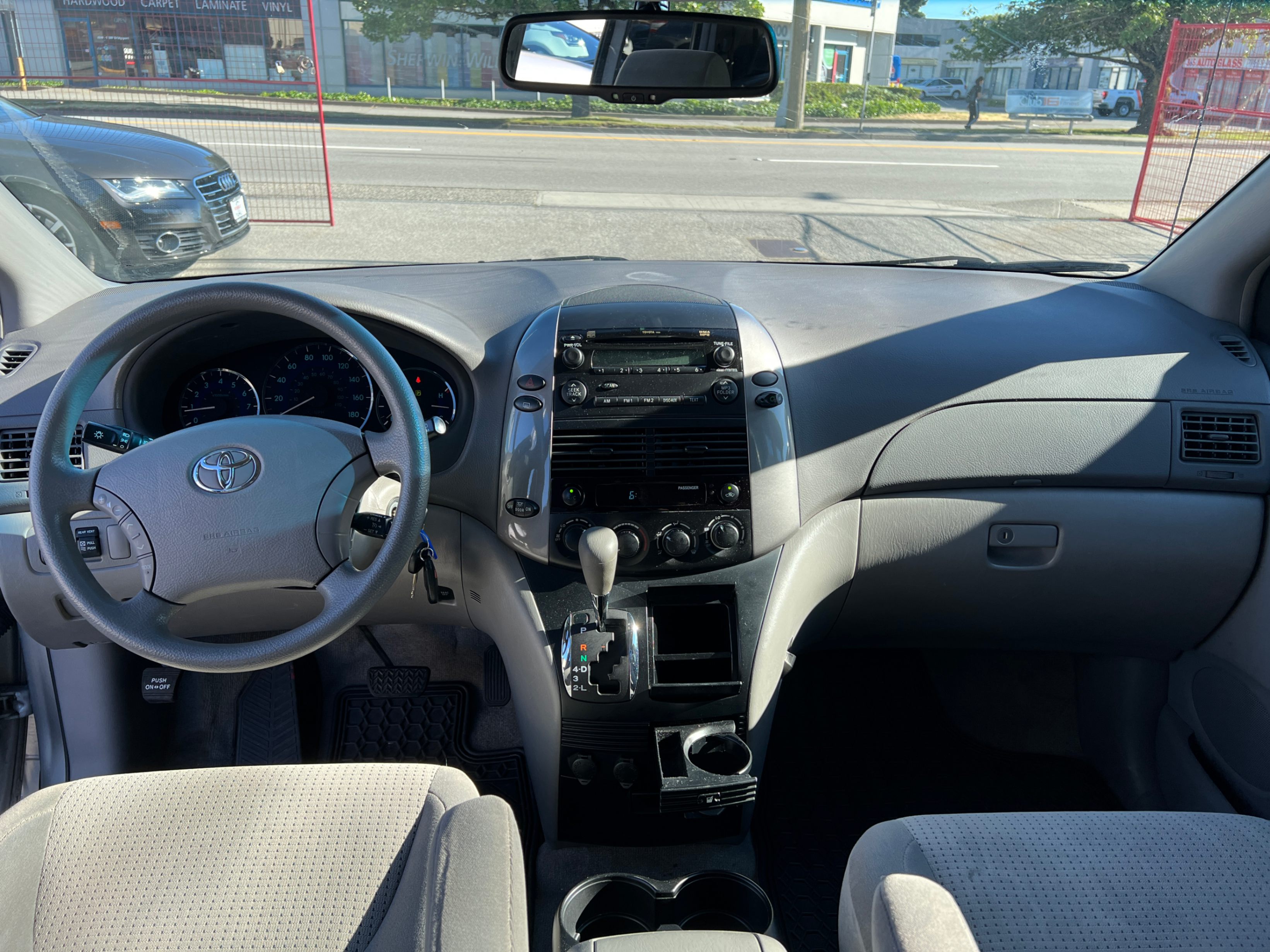 2010 Toyota Sienna 5dr CE 7-Pass FWD, Vancouver, Cash