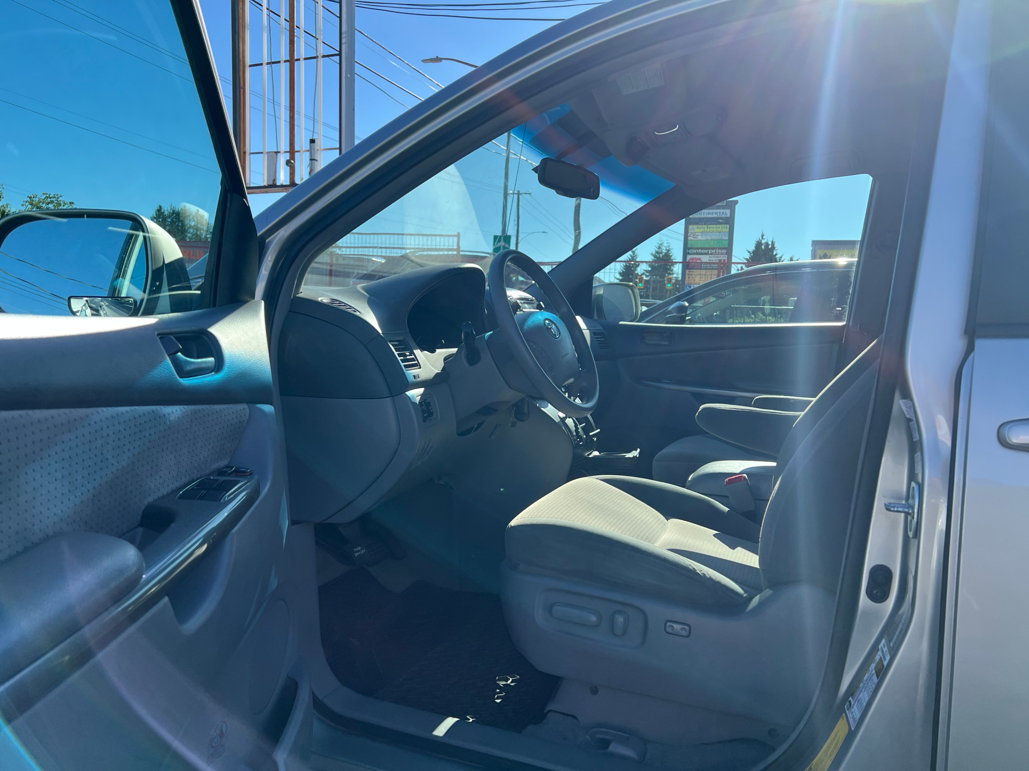2010 Toyota Sienna 5dr CE 7-Pass FWD, Vancouver, Cash