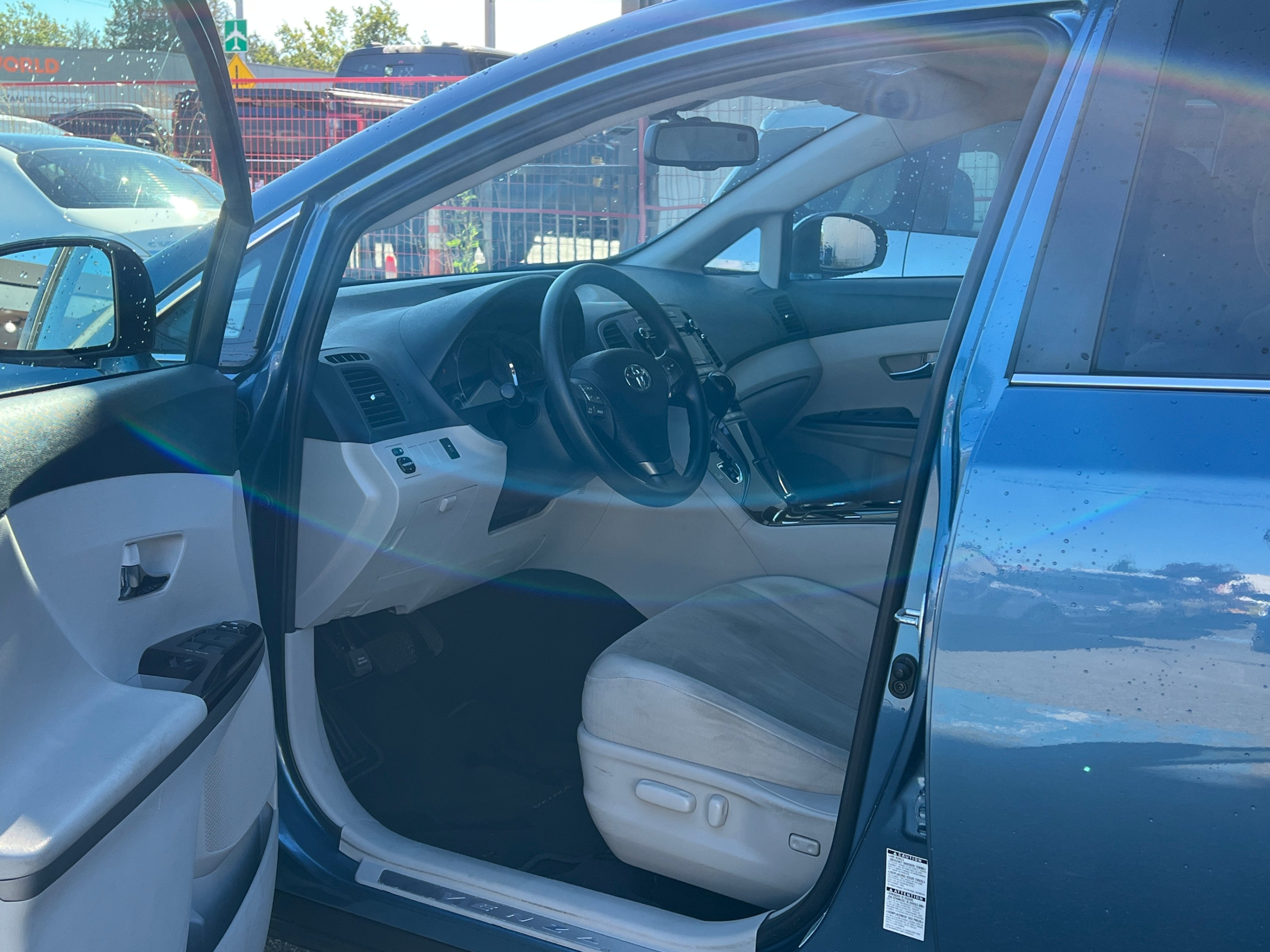2010 Toyota Venza 4dr Wgn V6 AWD. NO ACCIDENTS. BC LOCAL VEHICLE., Vancouver, Cash