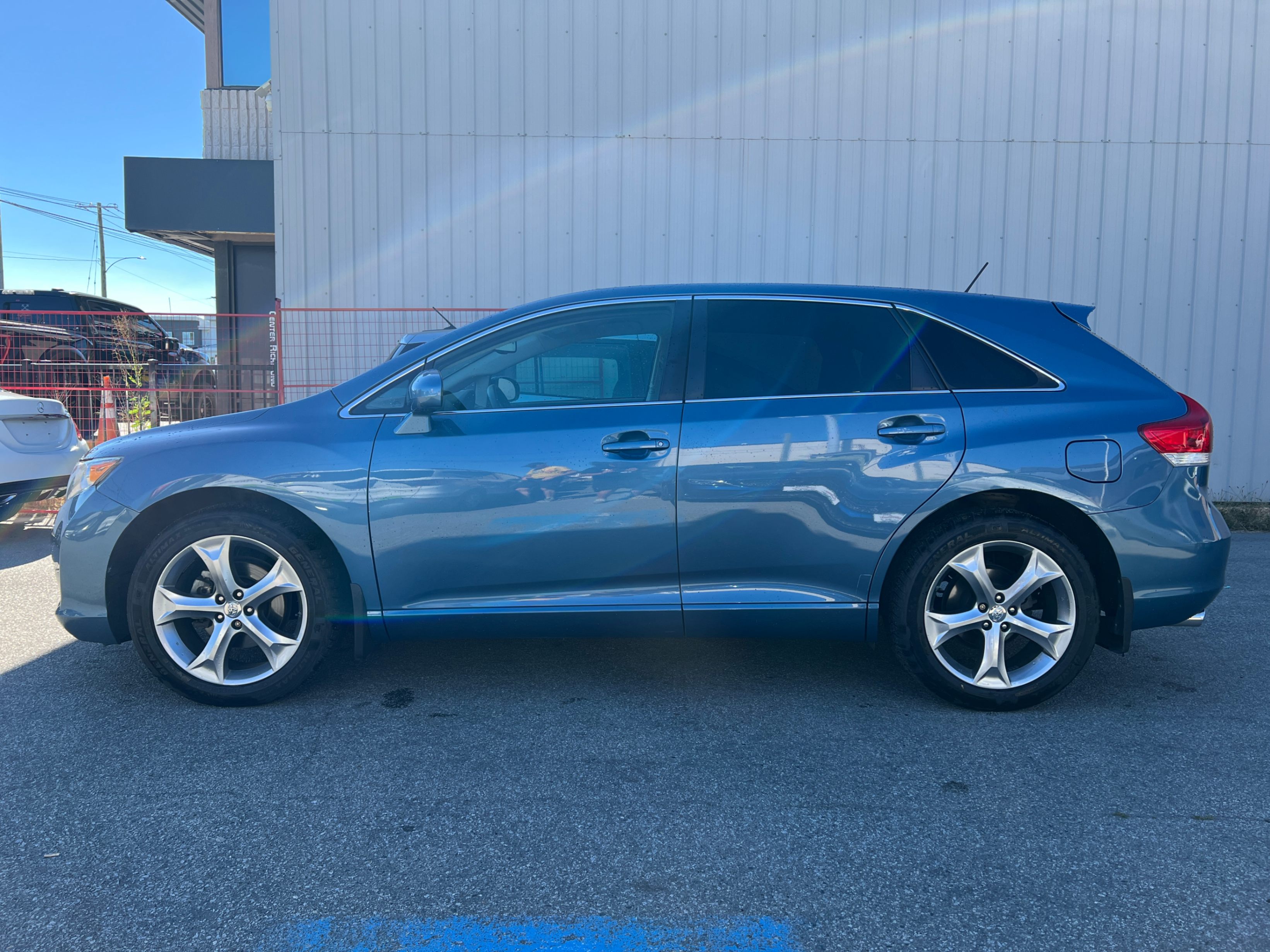 2010 Toyota Venza 4dr Wgn V6 AWD. NO ACCIDENTS. BC LOCAL VEHICLE., Vancouver, Cash