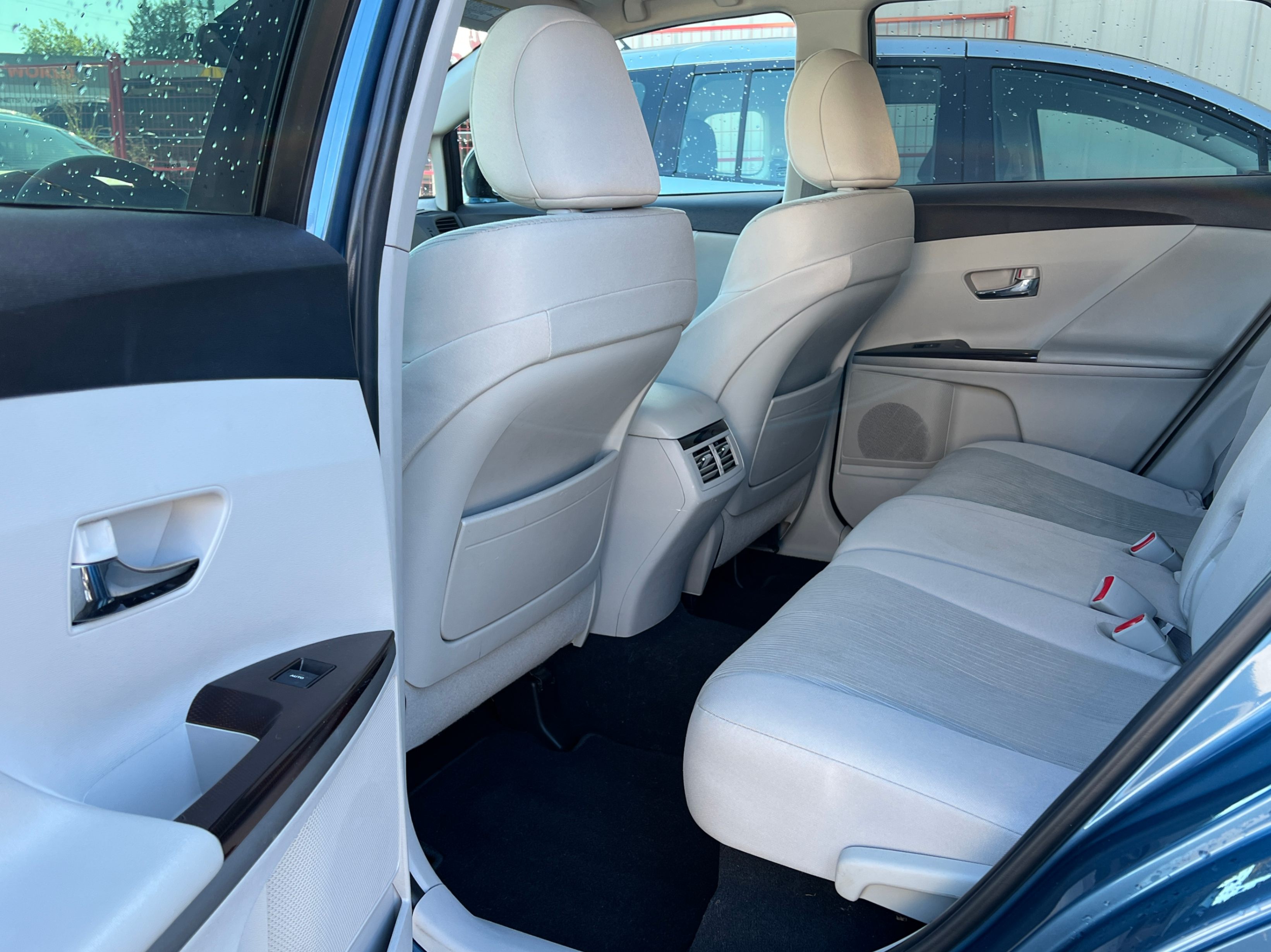2010 Toyota Venza 4dr Wgn V6 AWD. NO ACCIDENTS. BC LOCAL VEHICLE., Vancouver, Cash