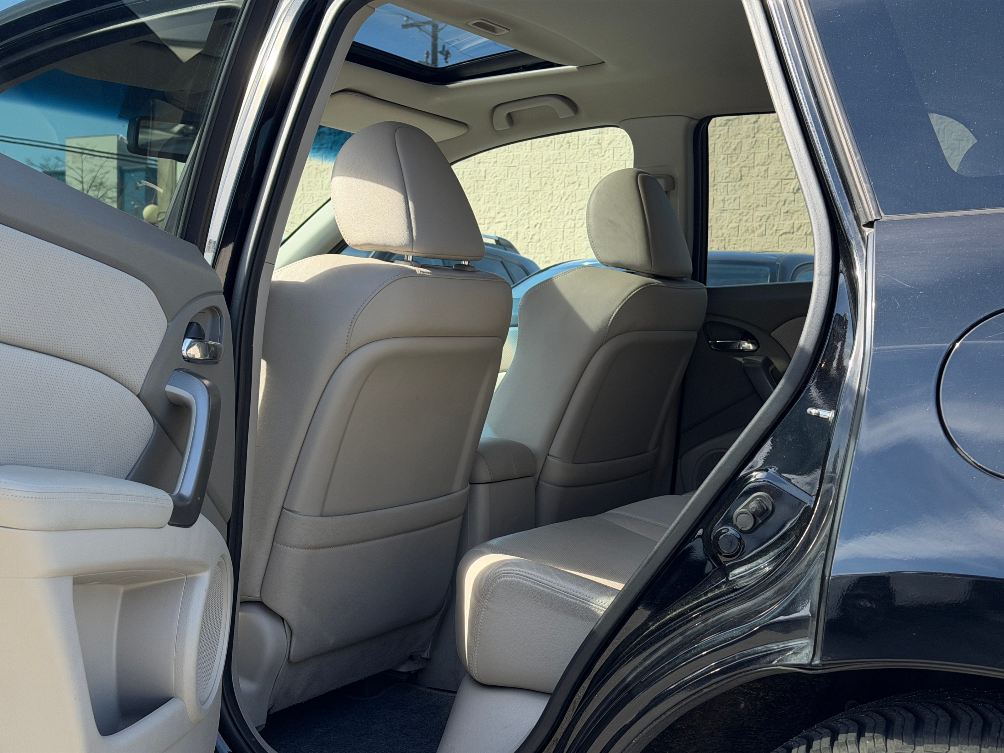 2011 Acura RDX LOCAL BC VEHICLE. ONE OWNER. SERVICE DONE. LOW ON MILEAGE., 温哥华, 全款车