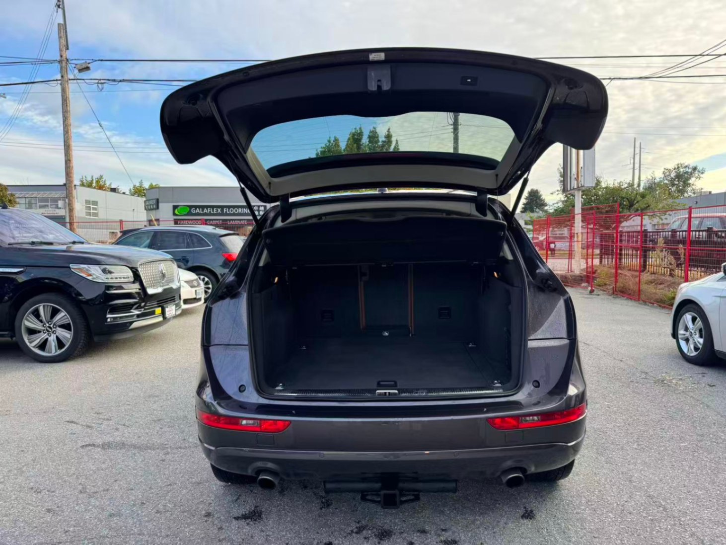 2011 Audi Q5 Quattro 4dr 3.2L Premium. BC LOCAL VEHICLE., Vancouver, Cash