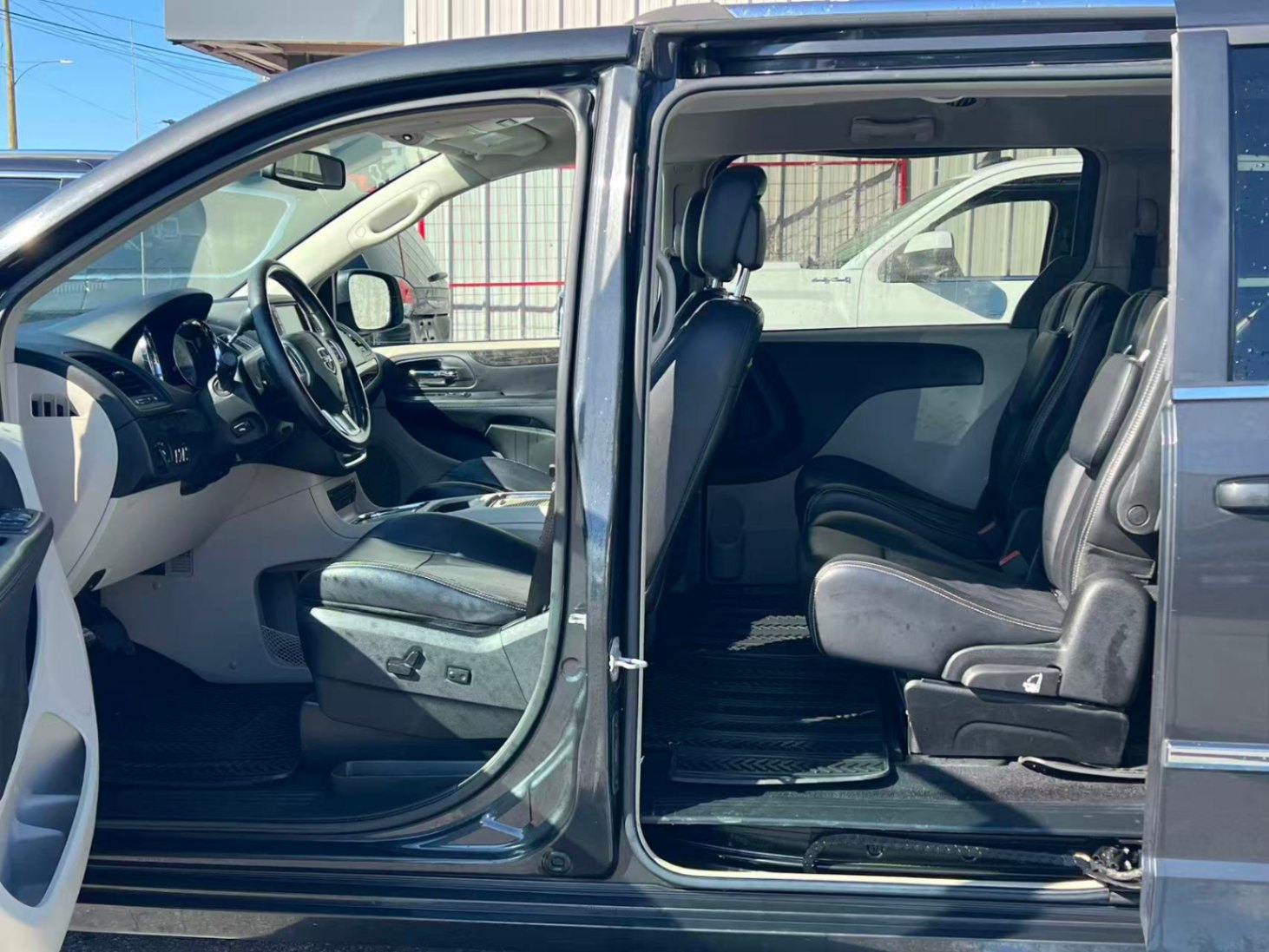 2011 Dodge Grand Caravan 4dr Wgn Crew Plus, Vancouver, Cash