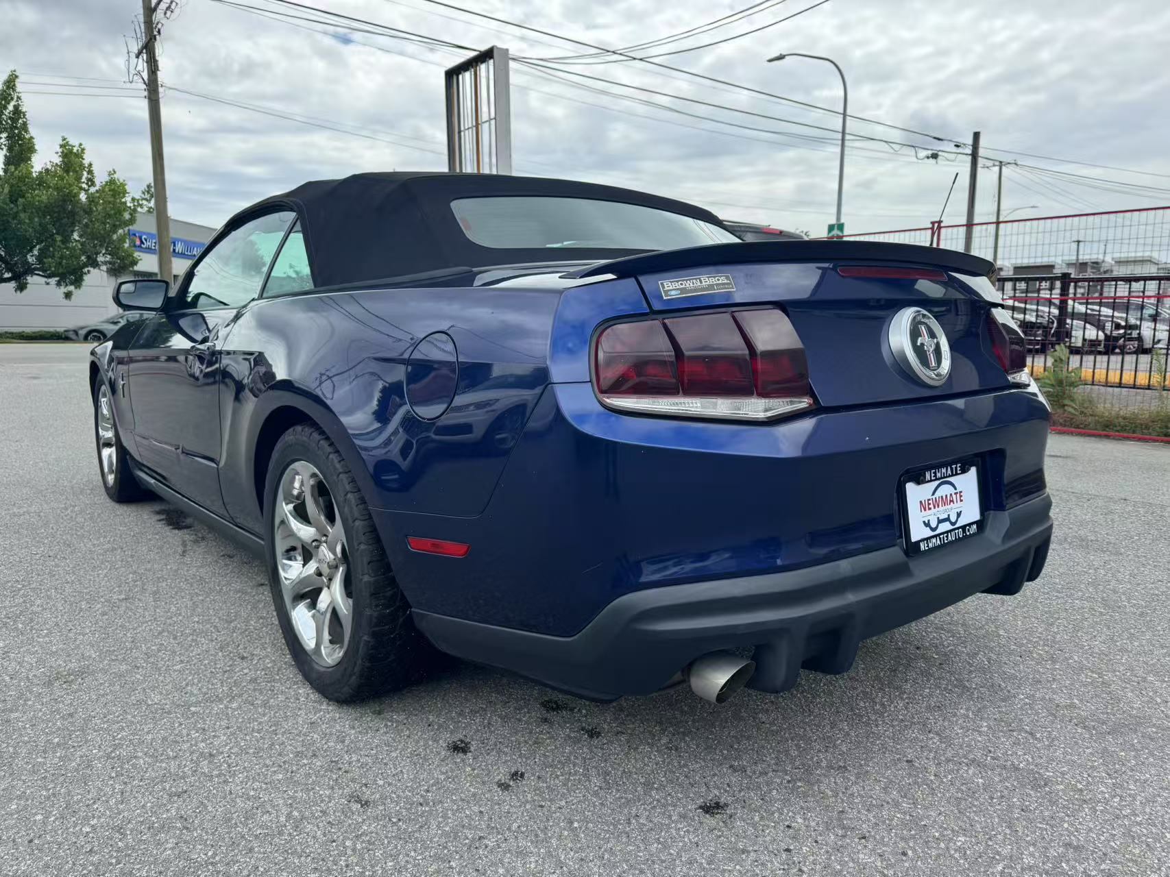 2011 Ford Mustang 2dr Conv V6. NO ACCIDENTS. FULL SERVICE RECORD., Vancouver, Cash