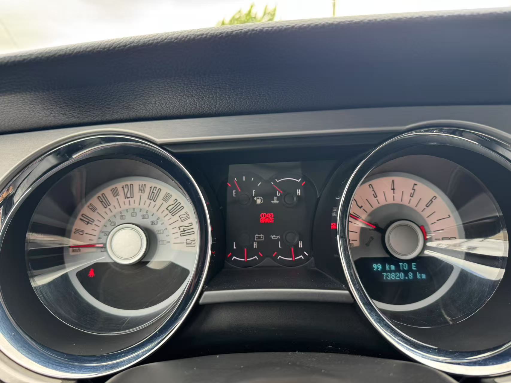 2011 Ford Mustang 2dr Conv V6. NO ACCIDENTS. FULL SERVICE RECORD., Vancouver, Cash