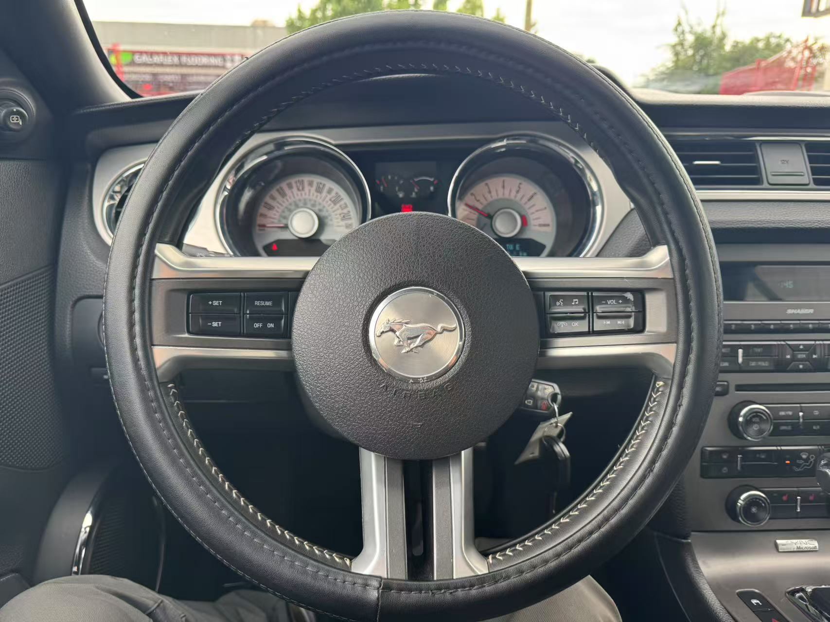 2011 Ford Mustang 2dr Conv V6. NO ACCIDENTS. FULL SERVICE RECORD., Vancouver, Cash