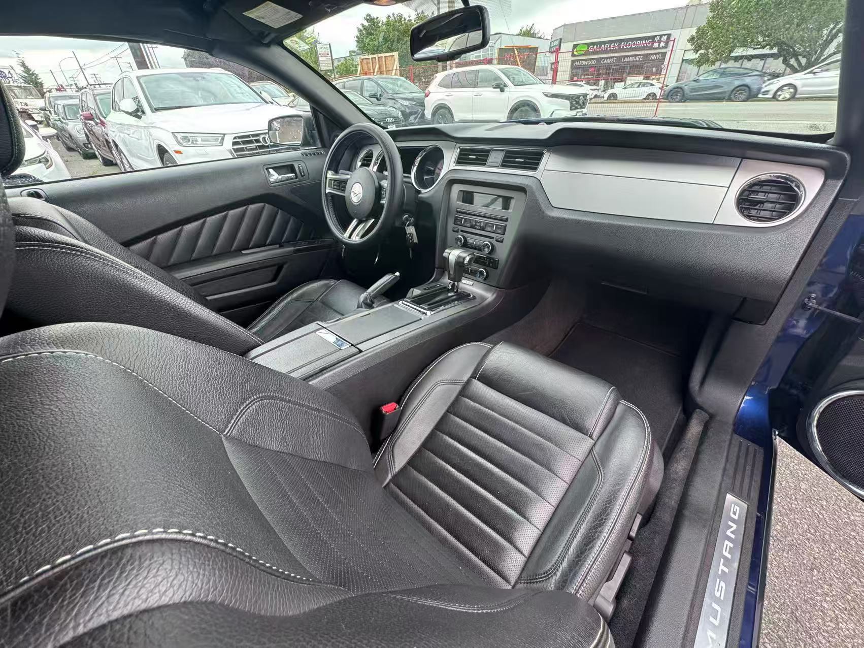 2011 Ford Mustang 2dr Conv V6. NO ACCIDENTS. FULL SERVICE RECORD., Vancouver, Cash