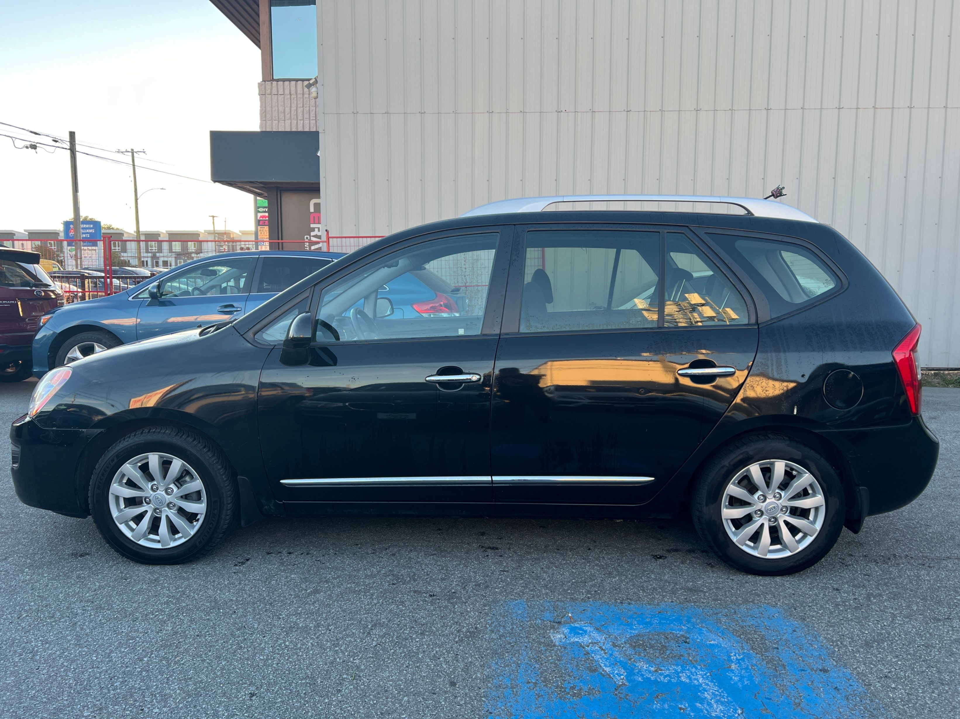 2011 Kia Rondo 4dr Wgn V6 EX. NO ACCIDENTS. BC LOCAL VEHICLE., 温哥华, 全款车