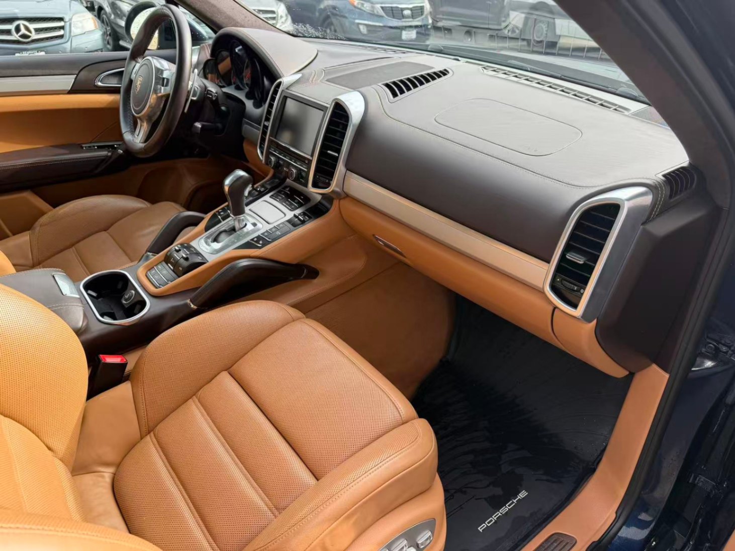 2011 Porsche Cayenne AWD 4dr Turbo. LOCAL BC VEHICLE. ONE OWNER., Vancouver, Cash