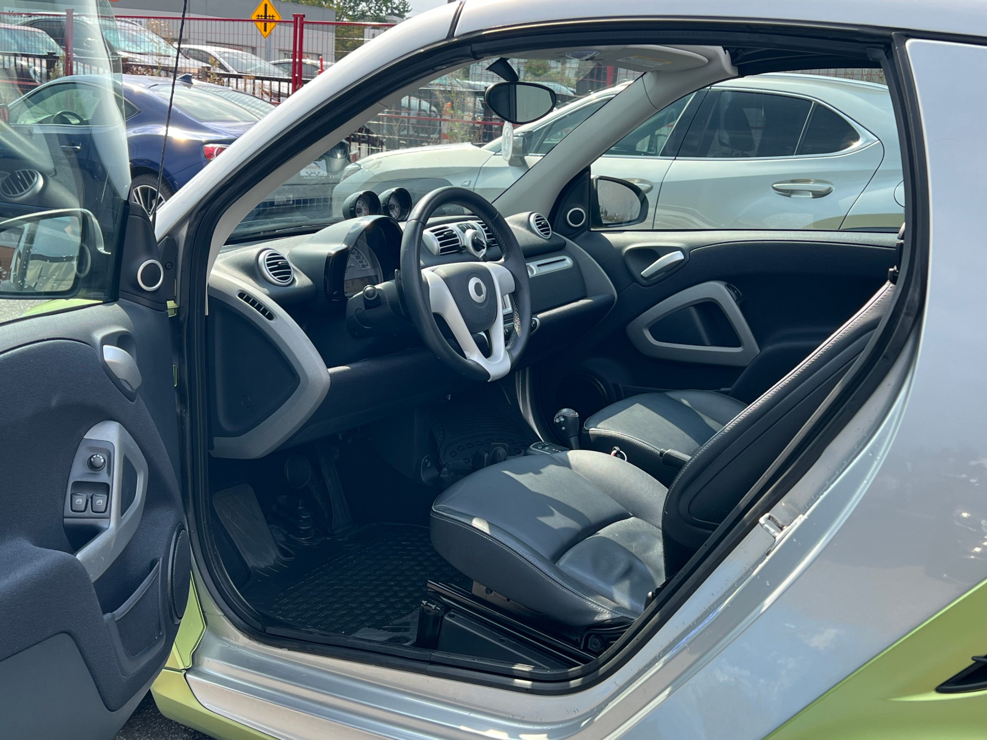 2011 Smart Fortwo 2dr Cabriolet. NO ACCIDENTS. BC LOCAL VEHICLE., Vancouver, Cash