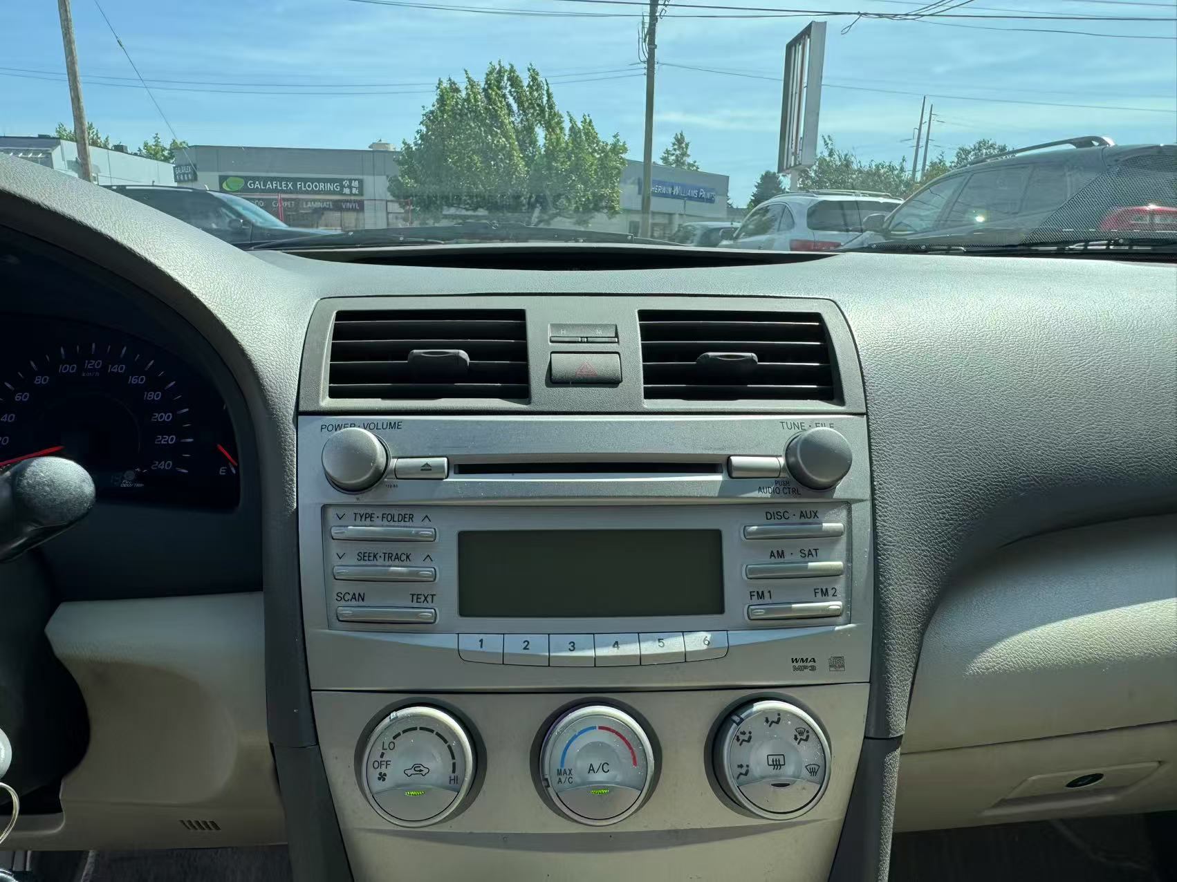 2011 Toyota Camry 4dr Sdn I4 Auto LE, Vancouver, Cash
