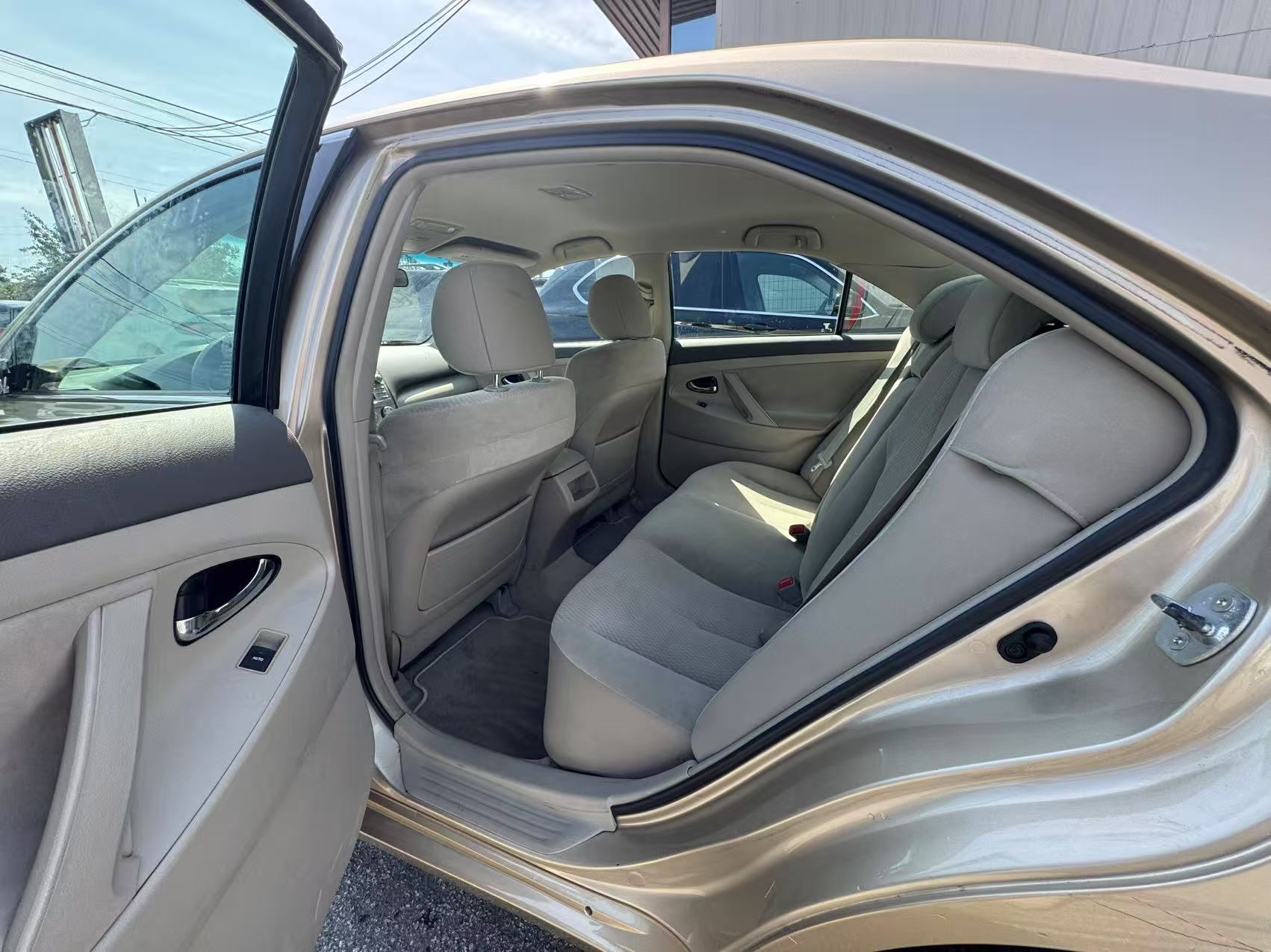 2011 Toyota Camry 4dr Sdn I4 Auto LE, Vancouver, Cash