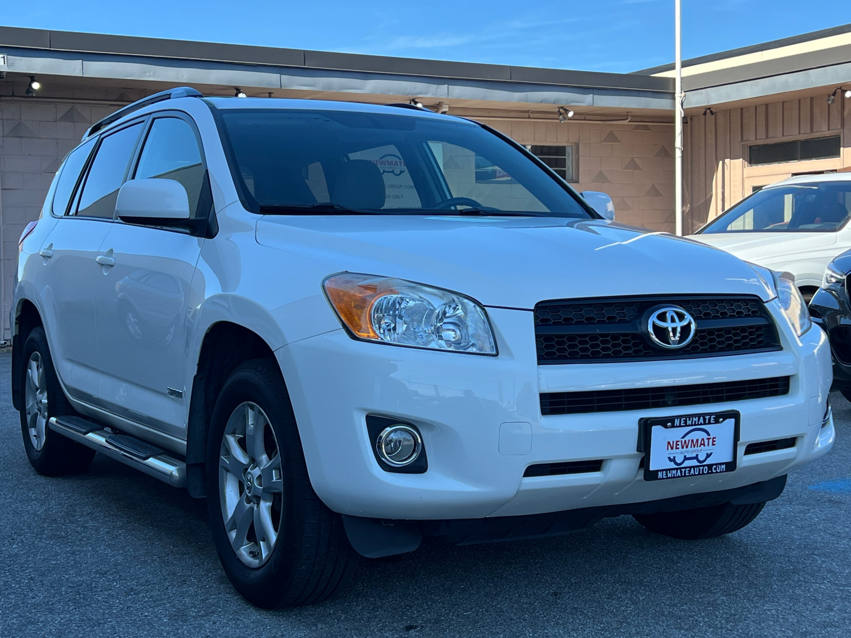 2011 Toyota RAV4 4WD 4dr I4. NO ACCIDENTS., Vancouver, Cash