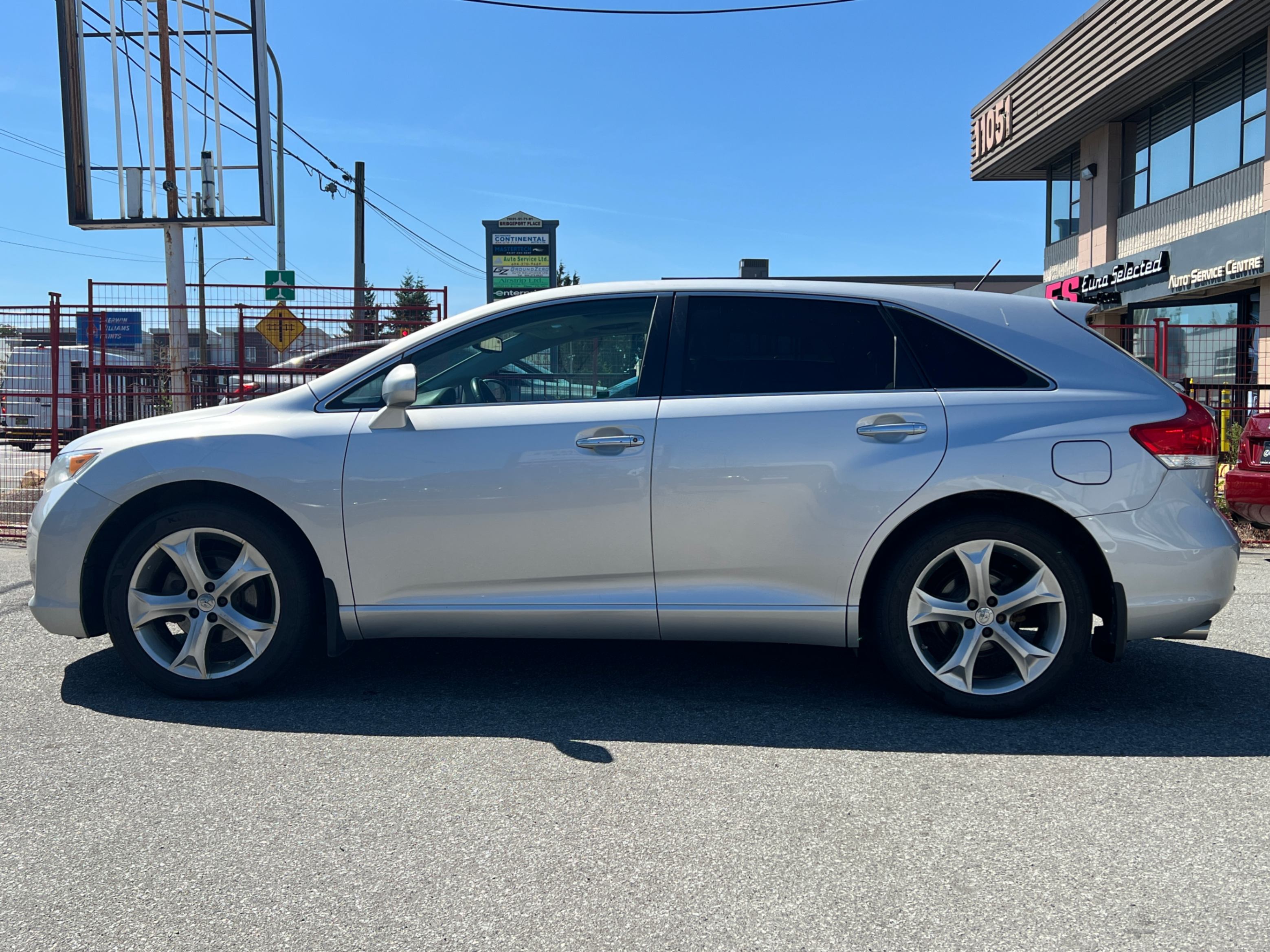 2011 Toyota Venza 4dr Wgn V6 AWD. NO ACCIDENTS. BC LOCAL VEHICLE., Vancouver, Cash