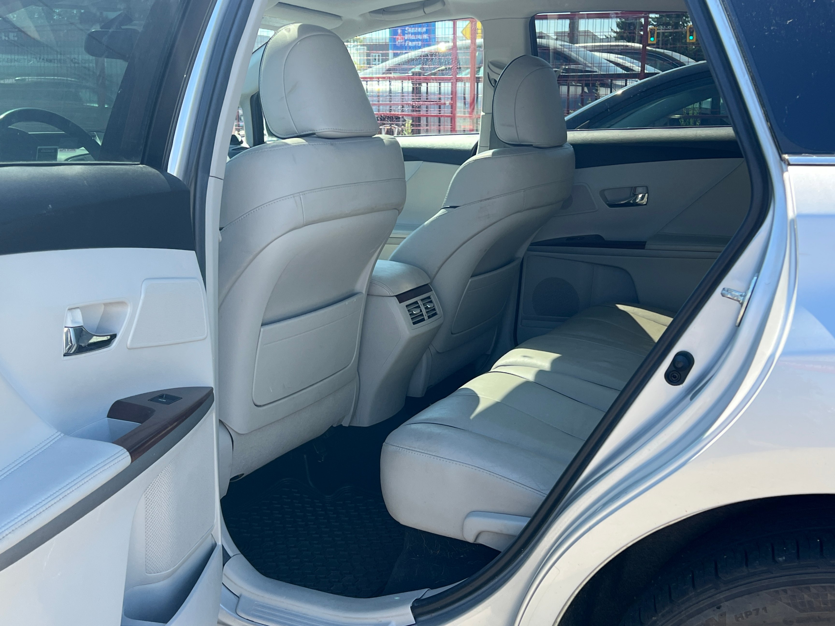 2011 Toyota Venza 4dr Wgn V6 AWD. NO ACCIDENTS. BC LOCAL VEHICLE., Vancouver, Cash