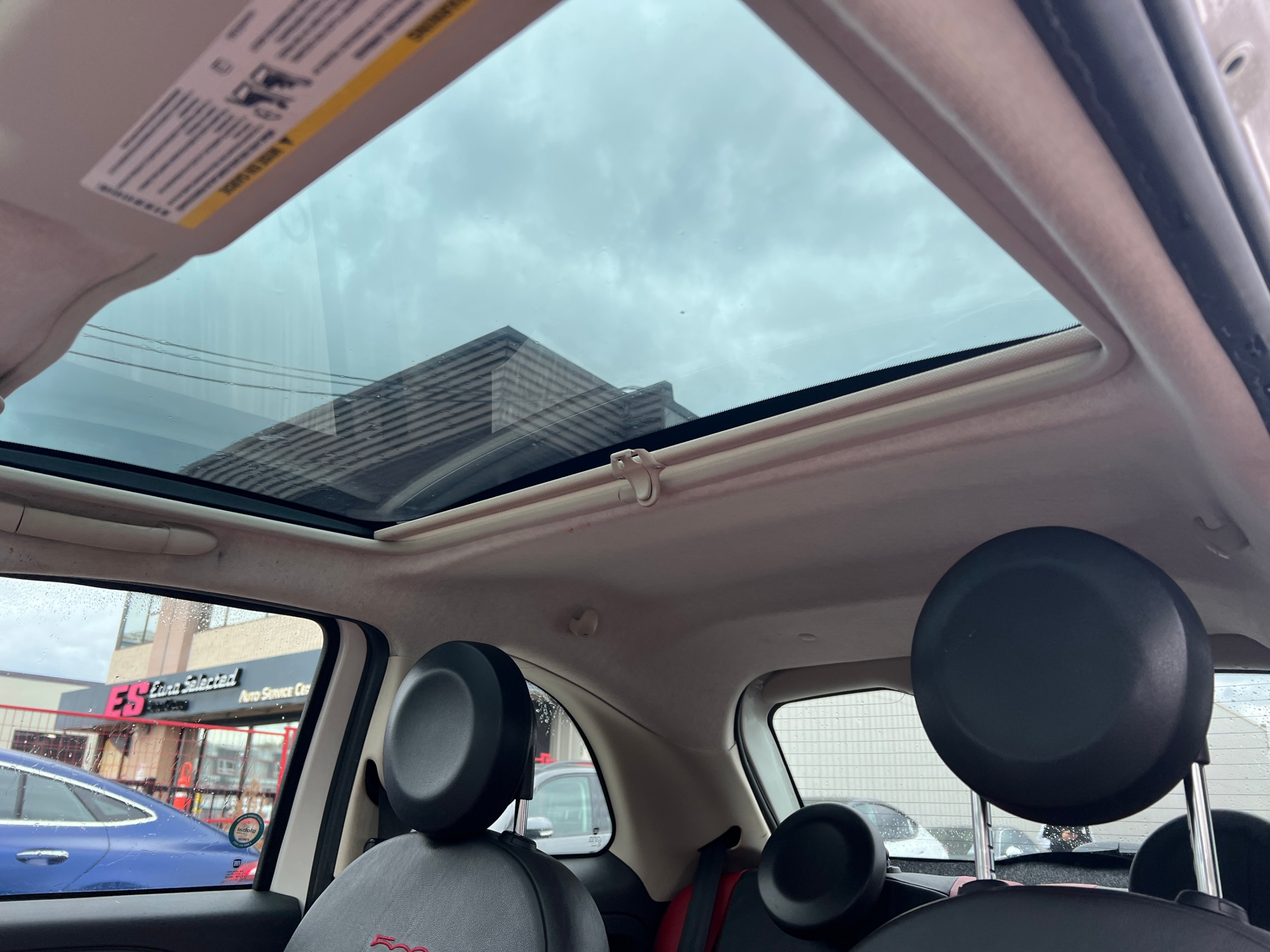 2012 FIAT 500 2dr HB Lounge. BC LOCAL VEHICLE., 温哥华, 全款车