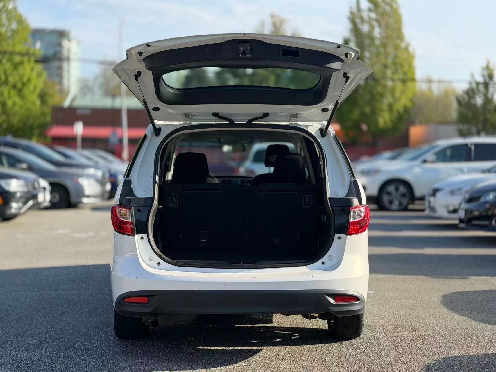 2012 Mazda Mazda5 GS. LOCAL BC VEHICLE. 6 SEATER., 温哥华, 全款车
