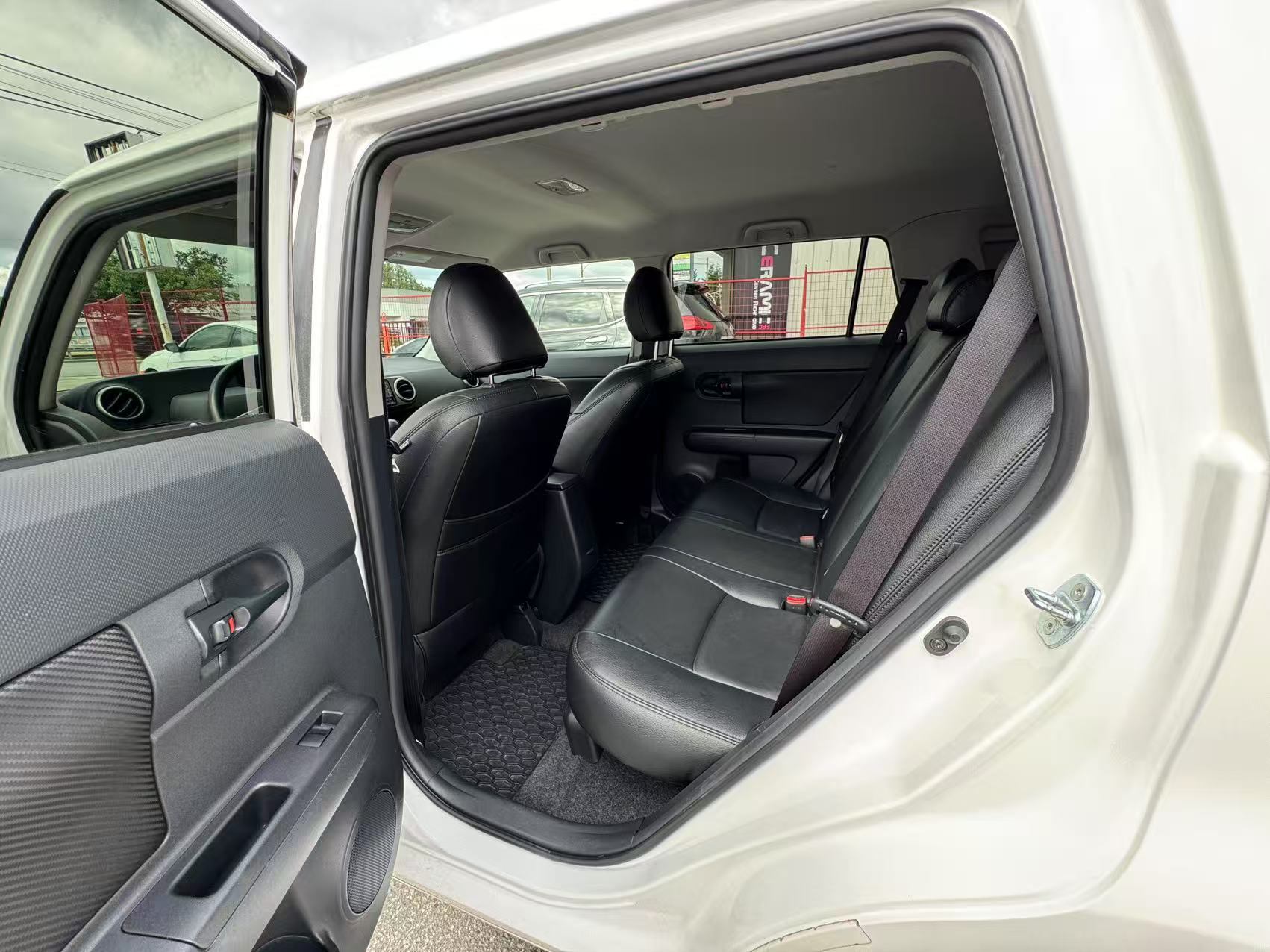 2012 Scion XB 5dr HB. BC LOCAL VEHICLE. LEATHER SEATS., Vancouver, Cash