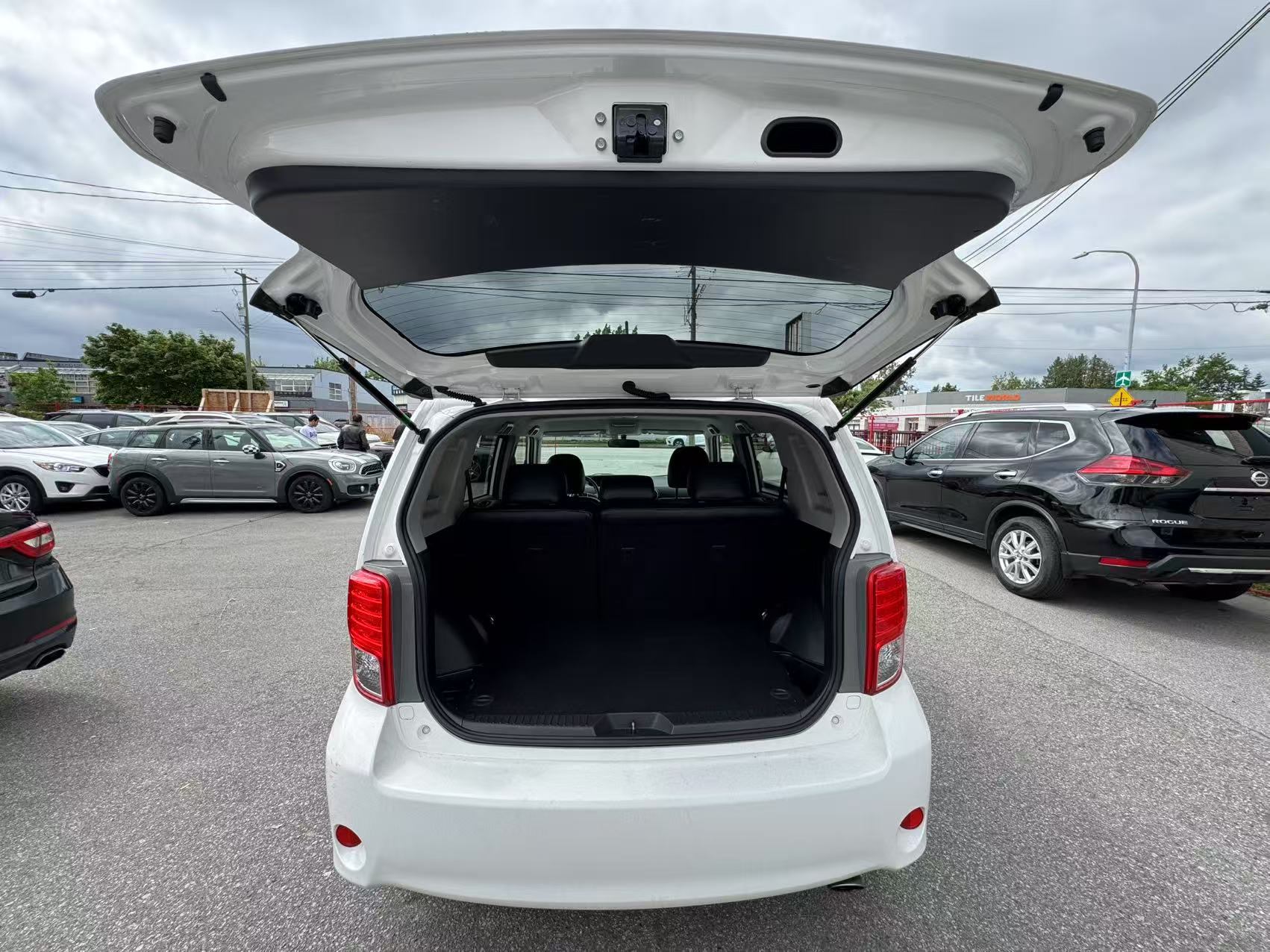 2012 Scion XB 5dr HB. BC LOCAL VEHICLE. LEATHER SEATS., Vancouver, Cash