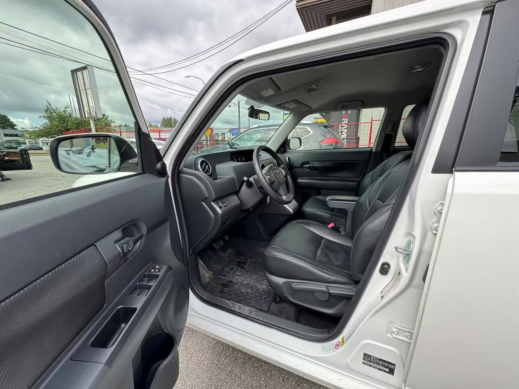 2012 Scion XB 5dr HB. BC LOCAL VEHICLE. LEATHER SEATS., Vancouver, Cash