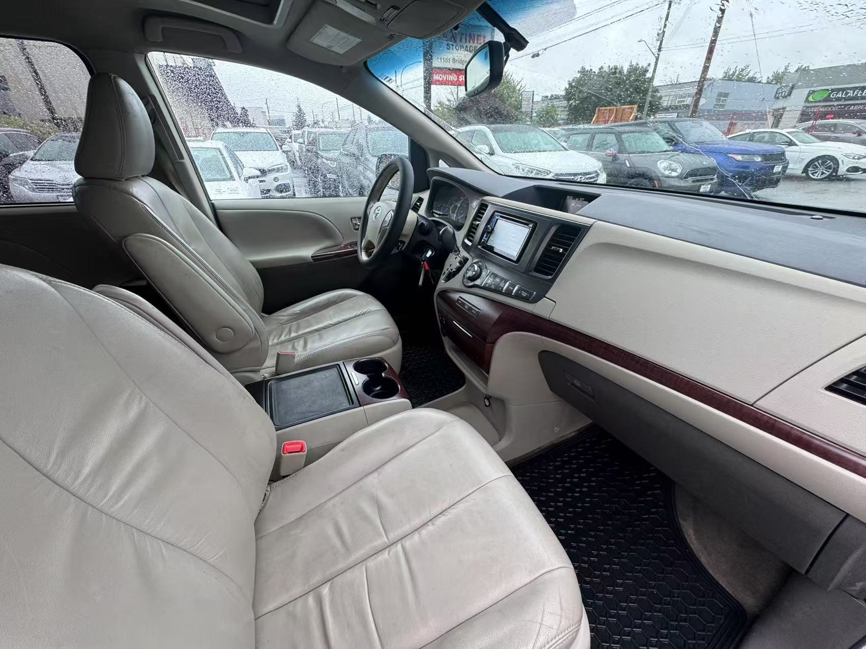 2012 Toyota Sienna 5dr V6 XLE 7-Pass FWD. BC LOCAL VEHICLE., 温哥华, 全款车