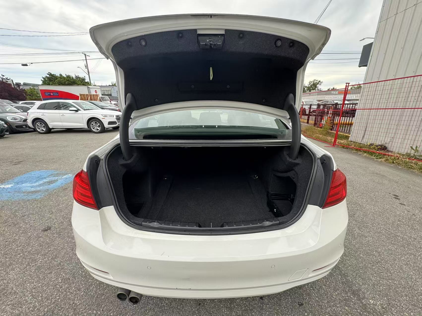 2013 BMW 3 Series 4dr Sdn 328i xDrive AWD. BC LOCAL VEHICLE., Vancouver, Cash